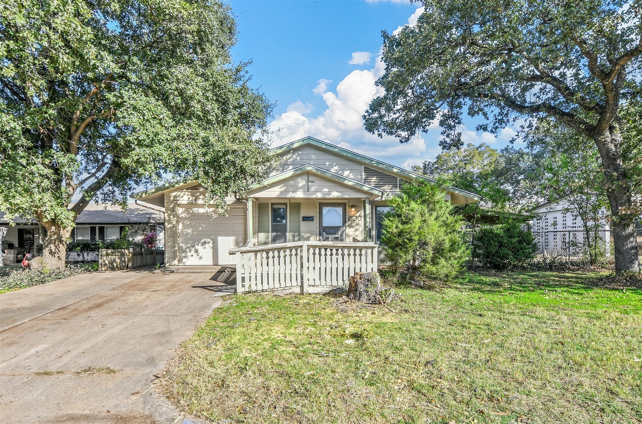 606 Faun Drive Euless TX 76040