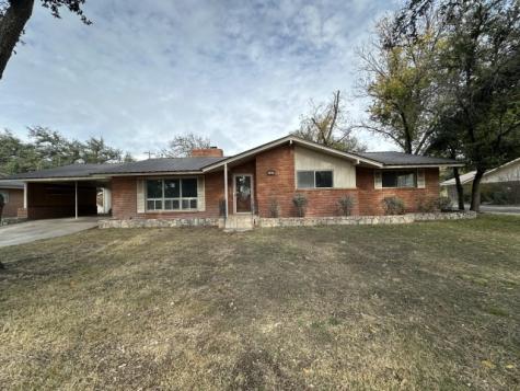 107 Manor Street Sonora TX 76950