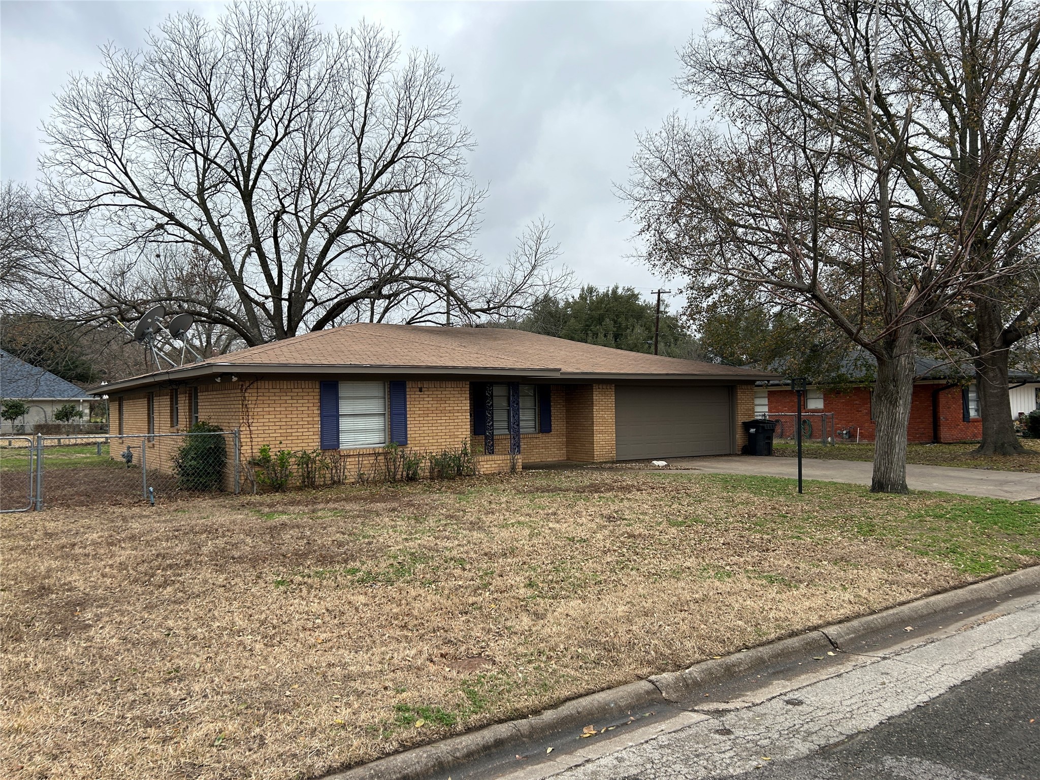 2016 W Belclaire Circle Corsicana TX 75110