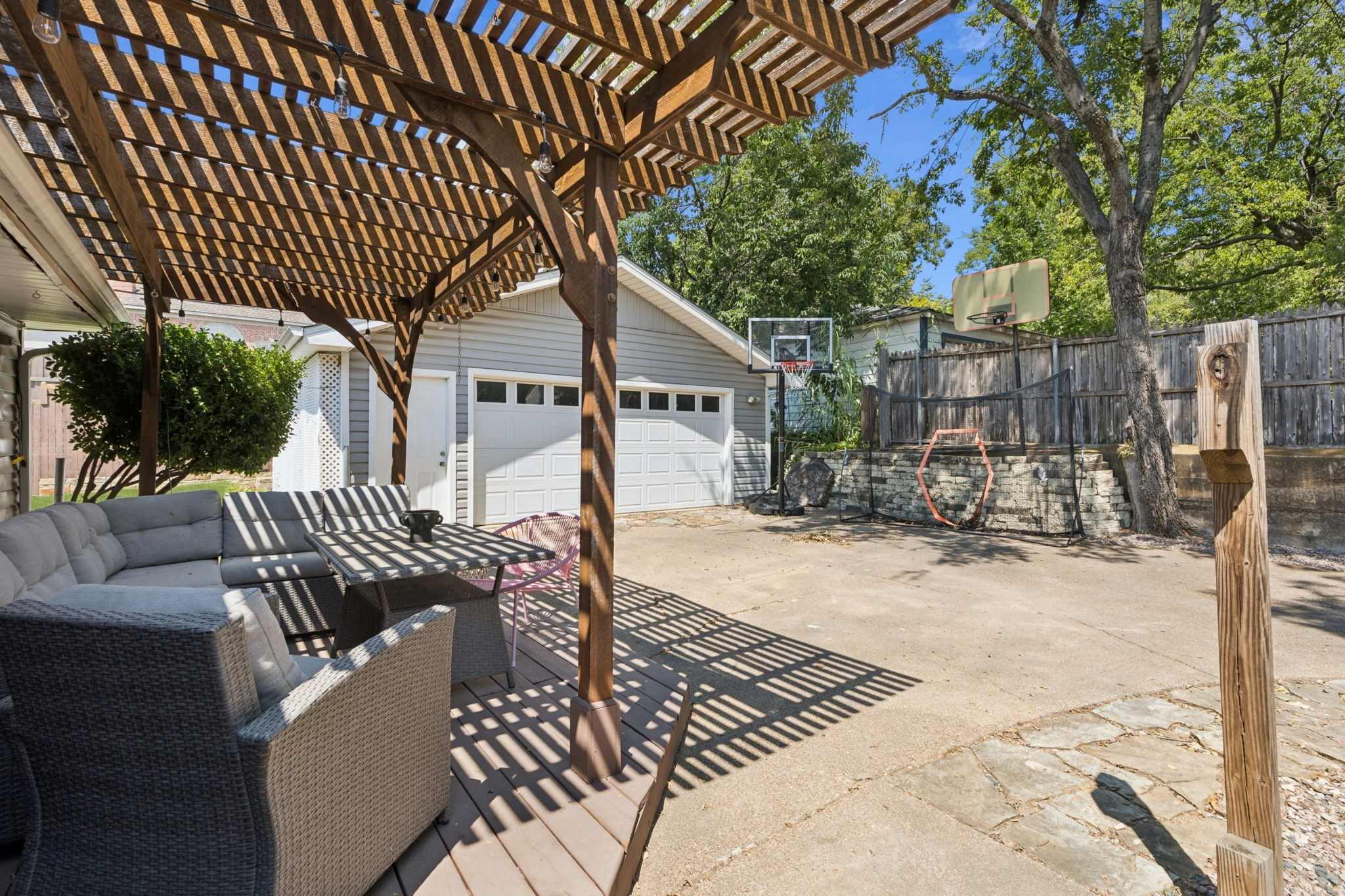 9827 Lanshire Drive Dallas TX 75238
