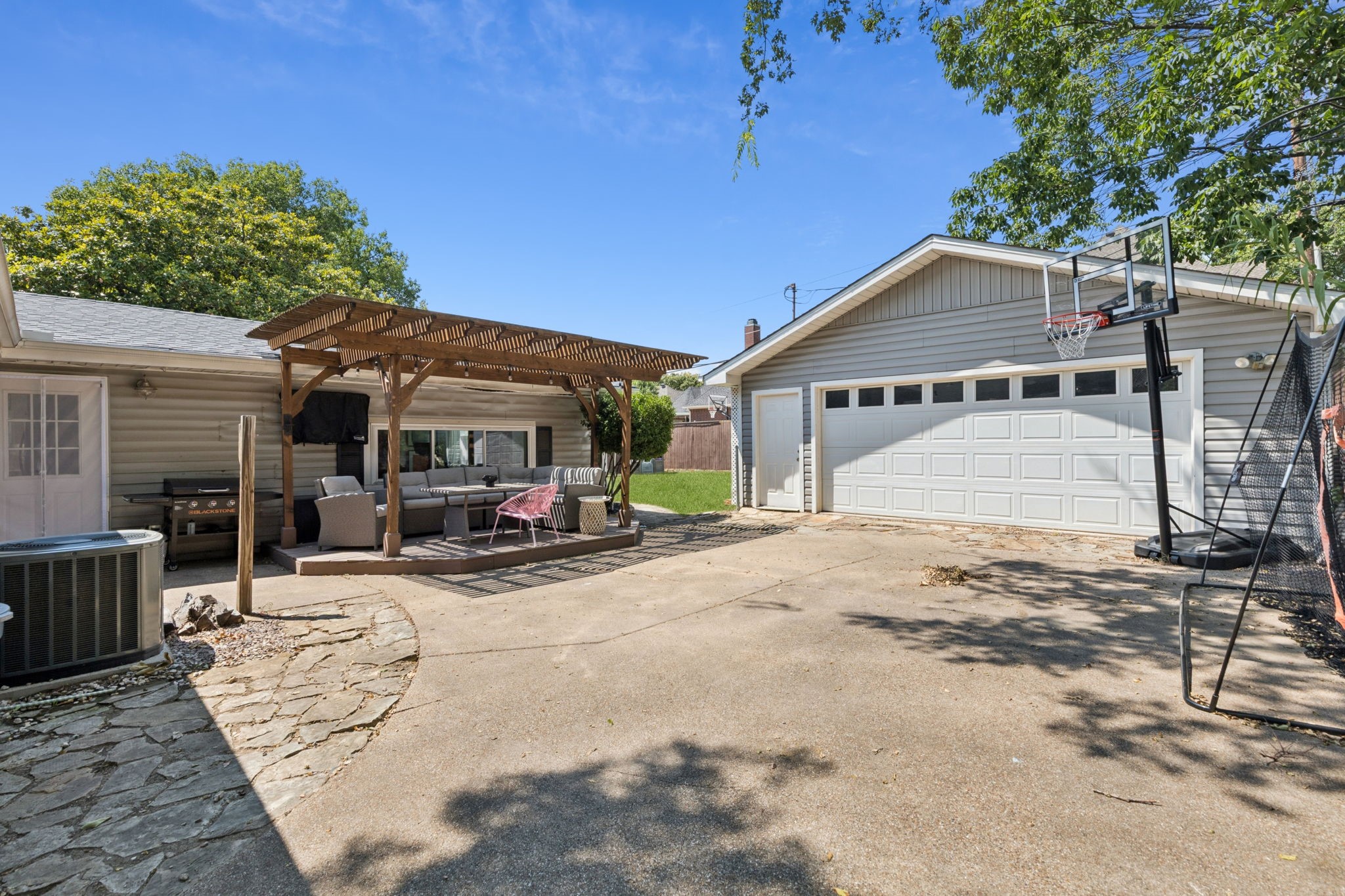 9827 Lanshire Drive Dallas TX 75238