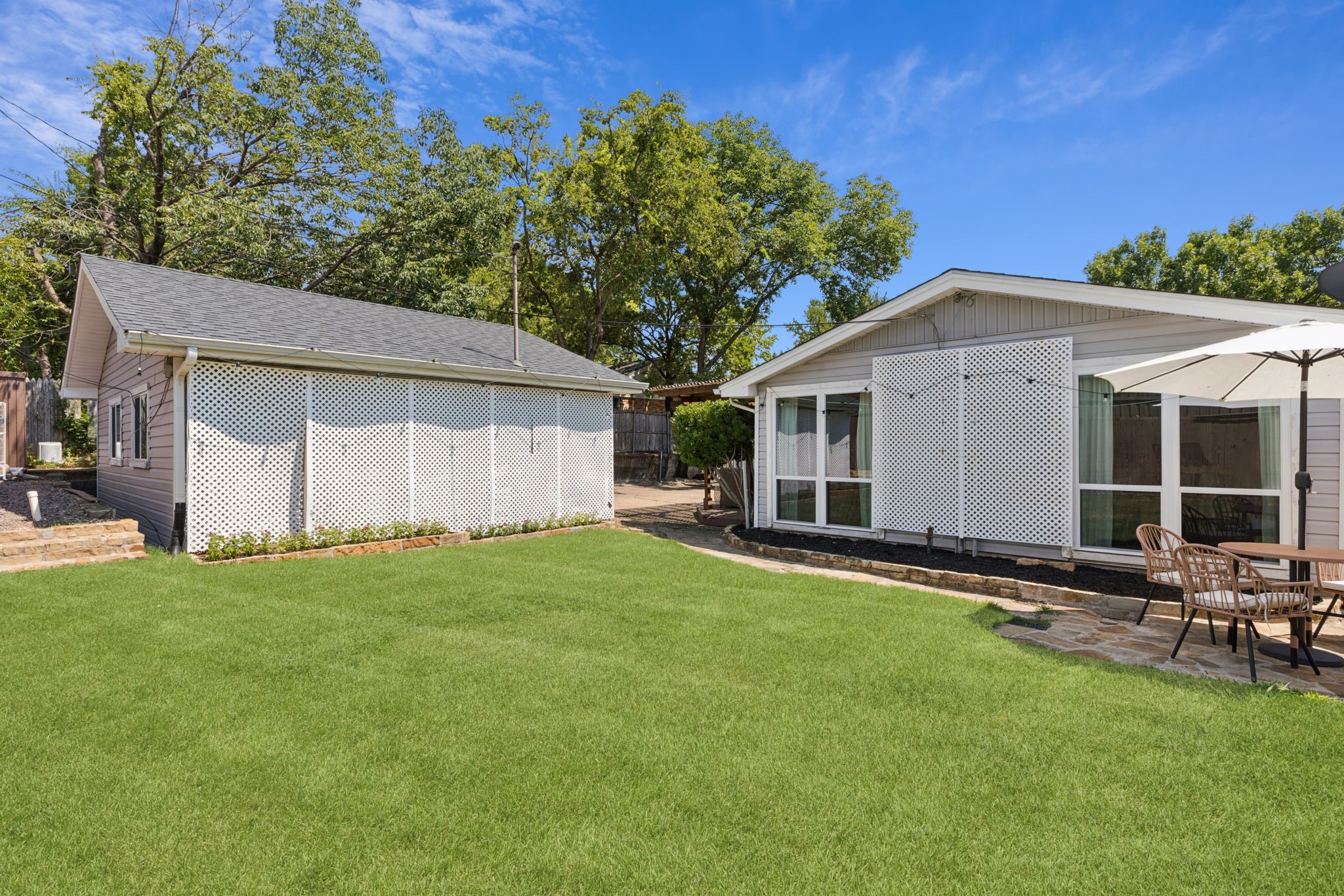9827 Lanshire Drive Dallas TX 75238