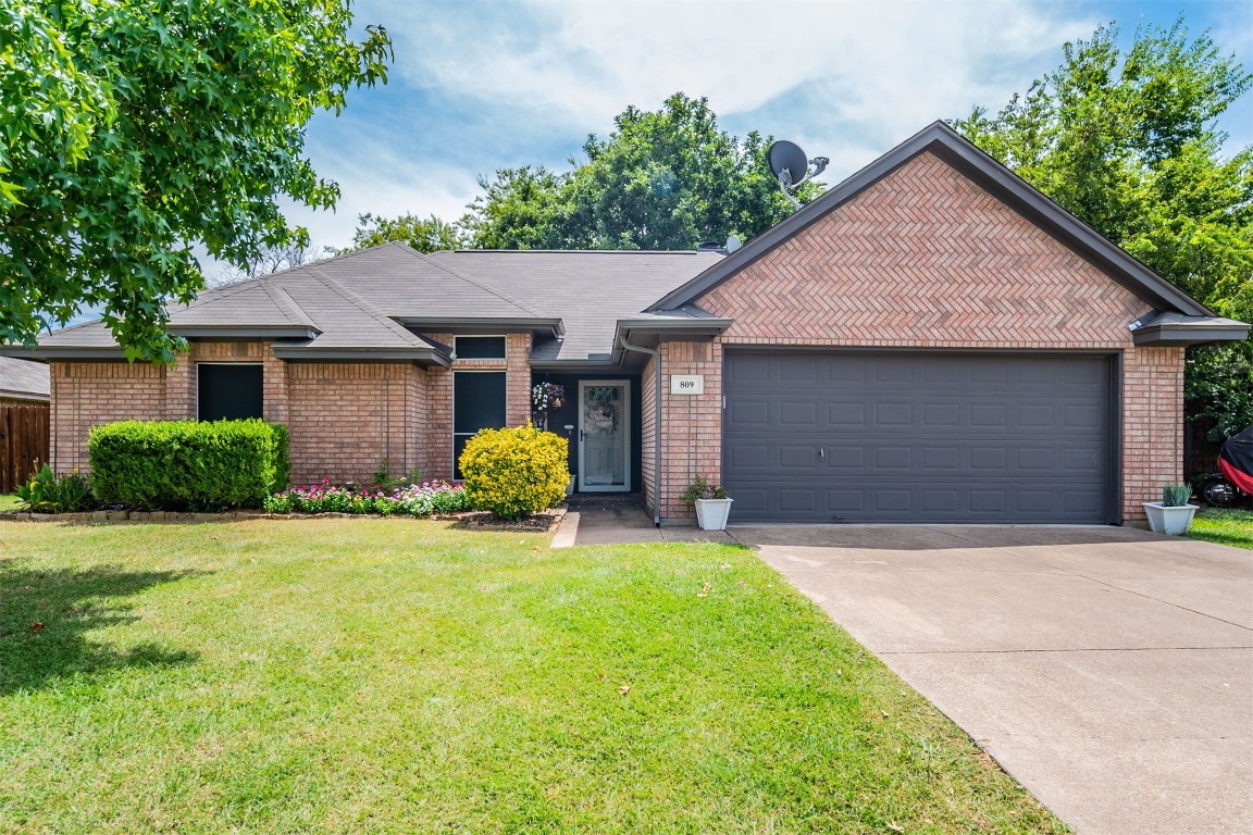 809 Irene Street Burleson TX 76028