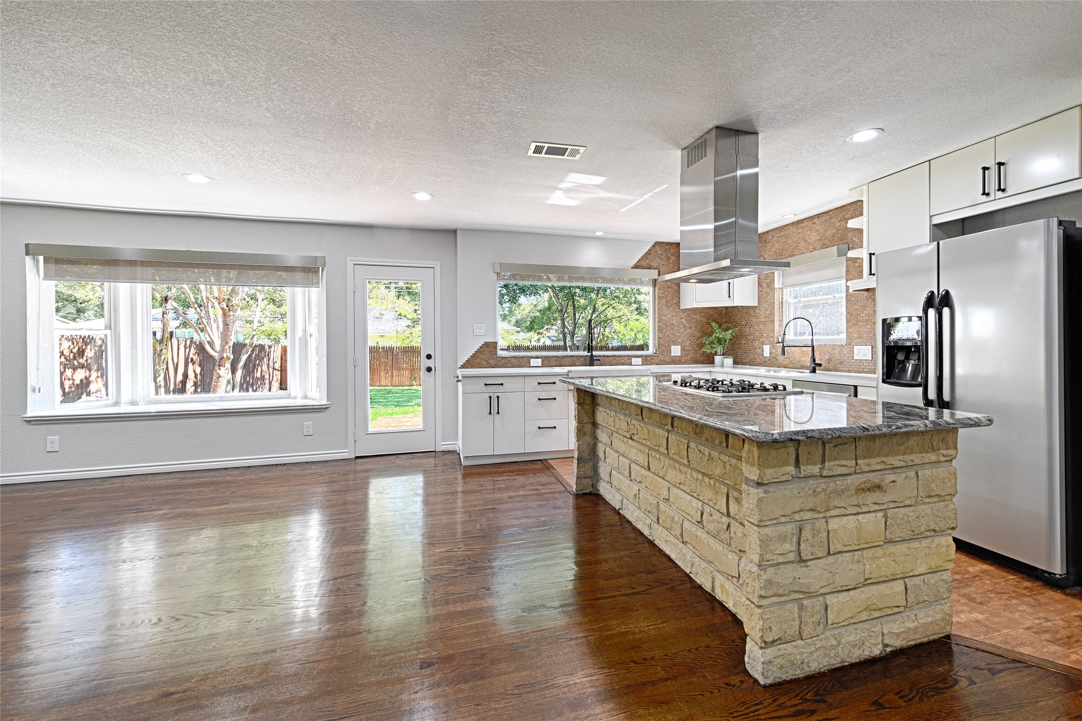 8924 Liptonshire Drive Dallas TX 75238