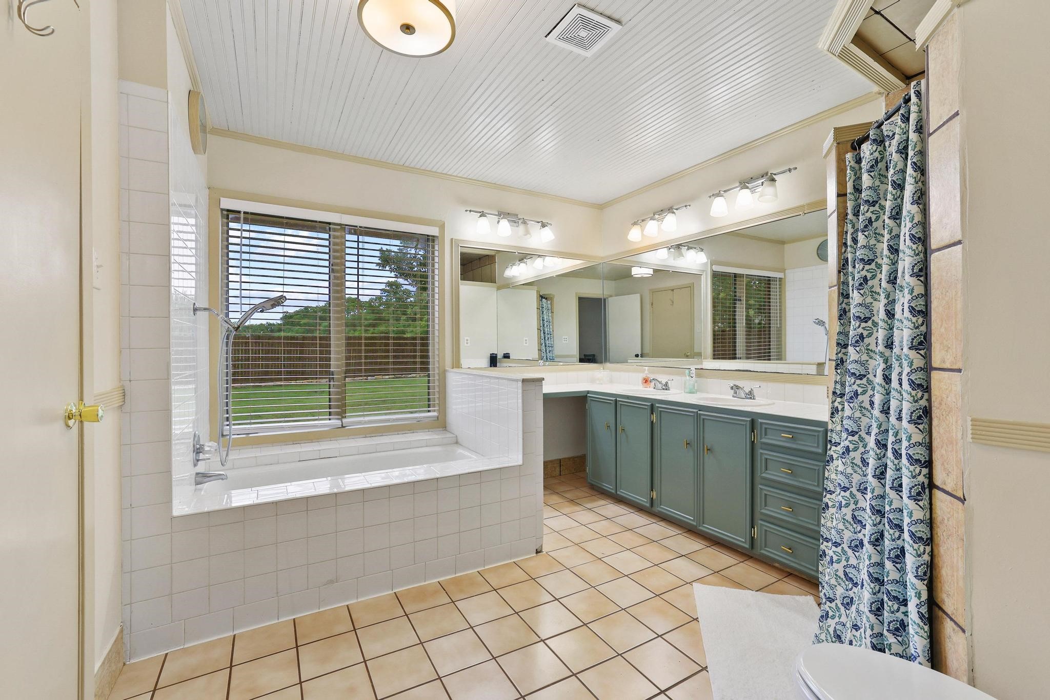 619 N 5th Street Gunter TX 75058