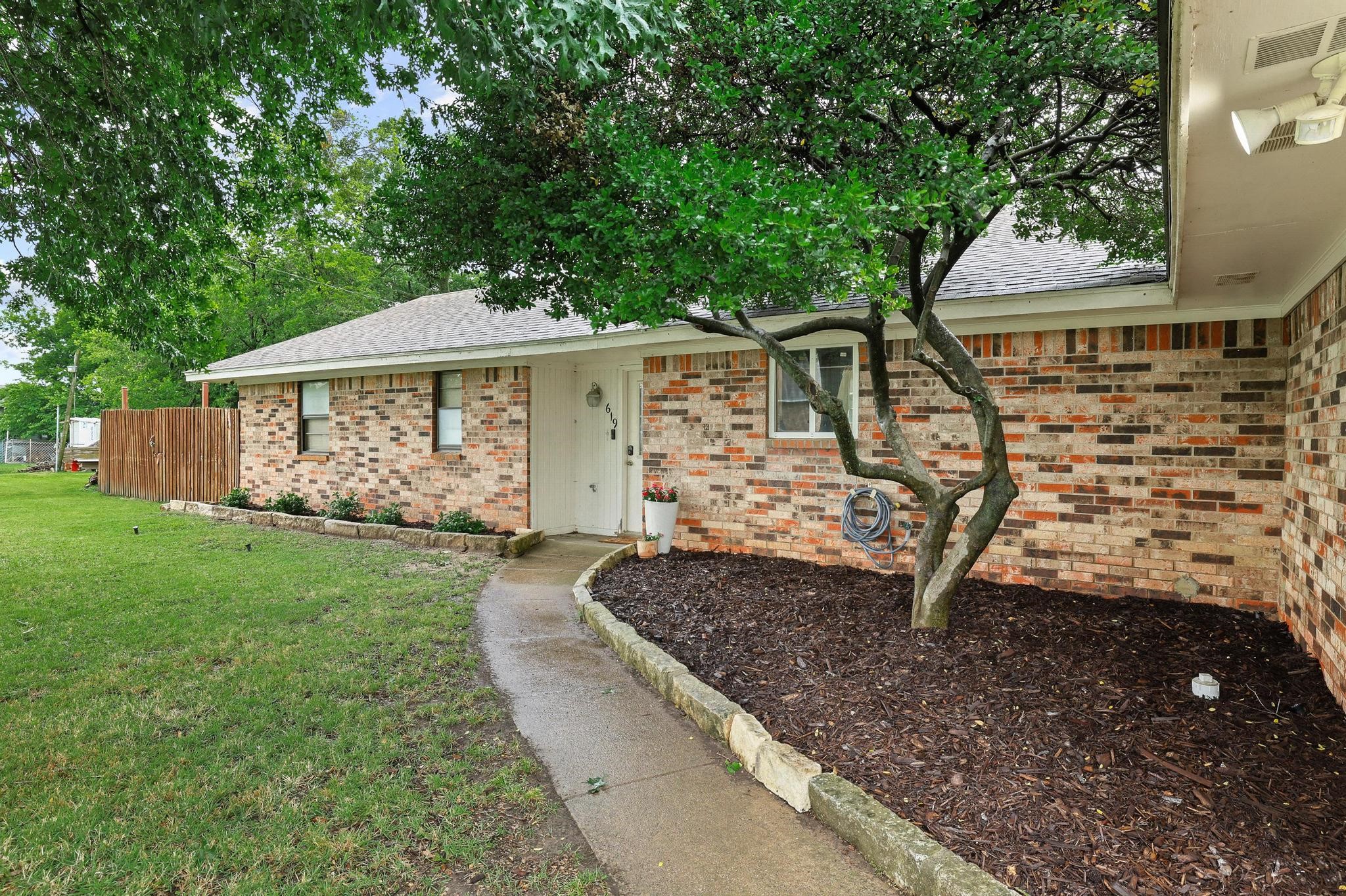 619 N 5th Street Gunter TX 75058