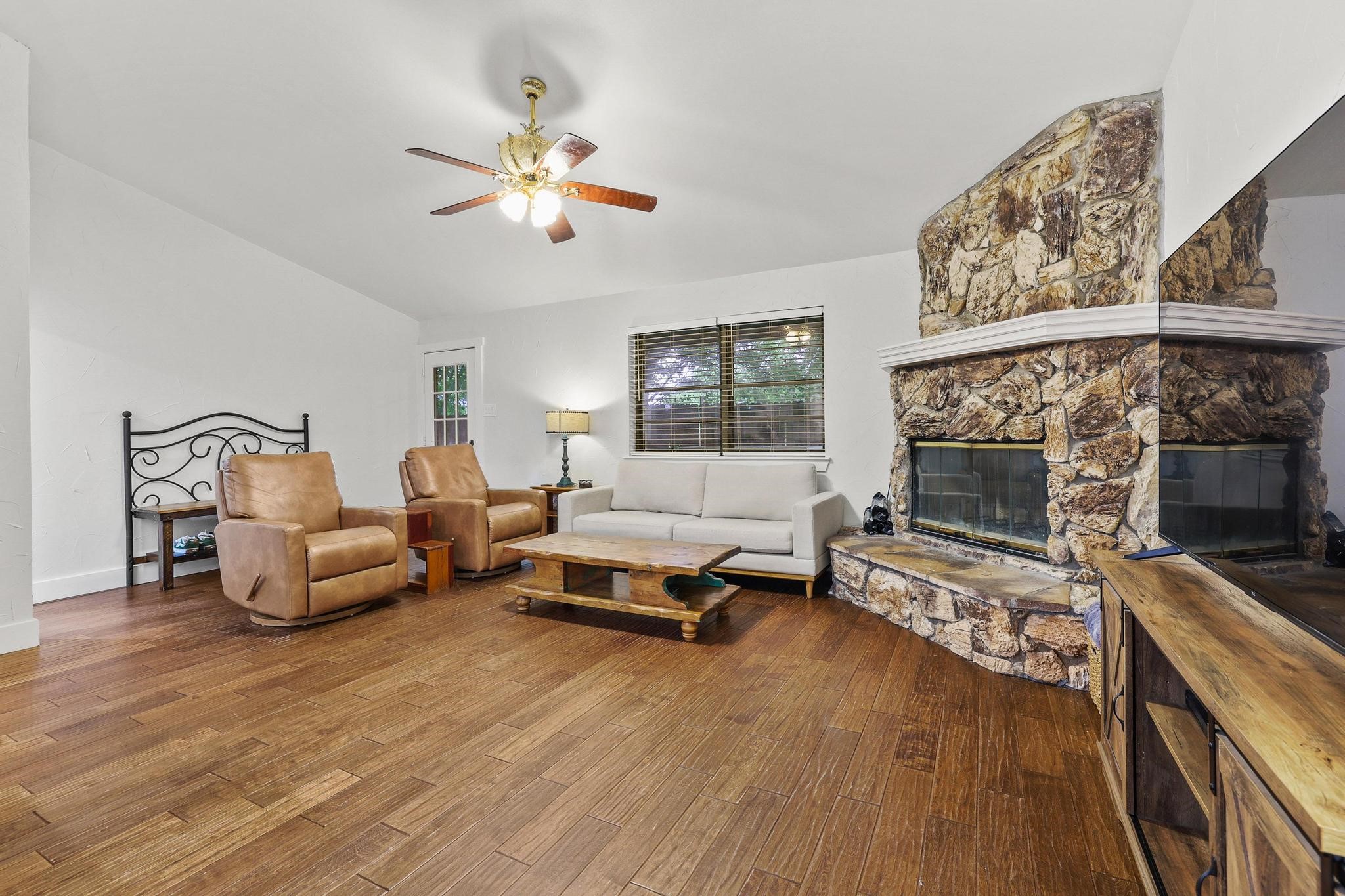 619 N 5th Street Gunter TX 75058