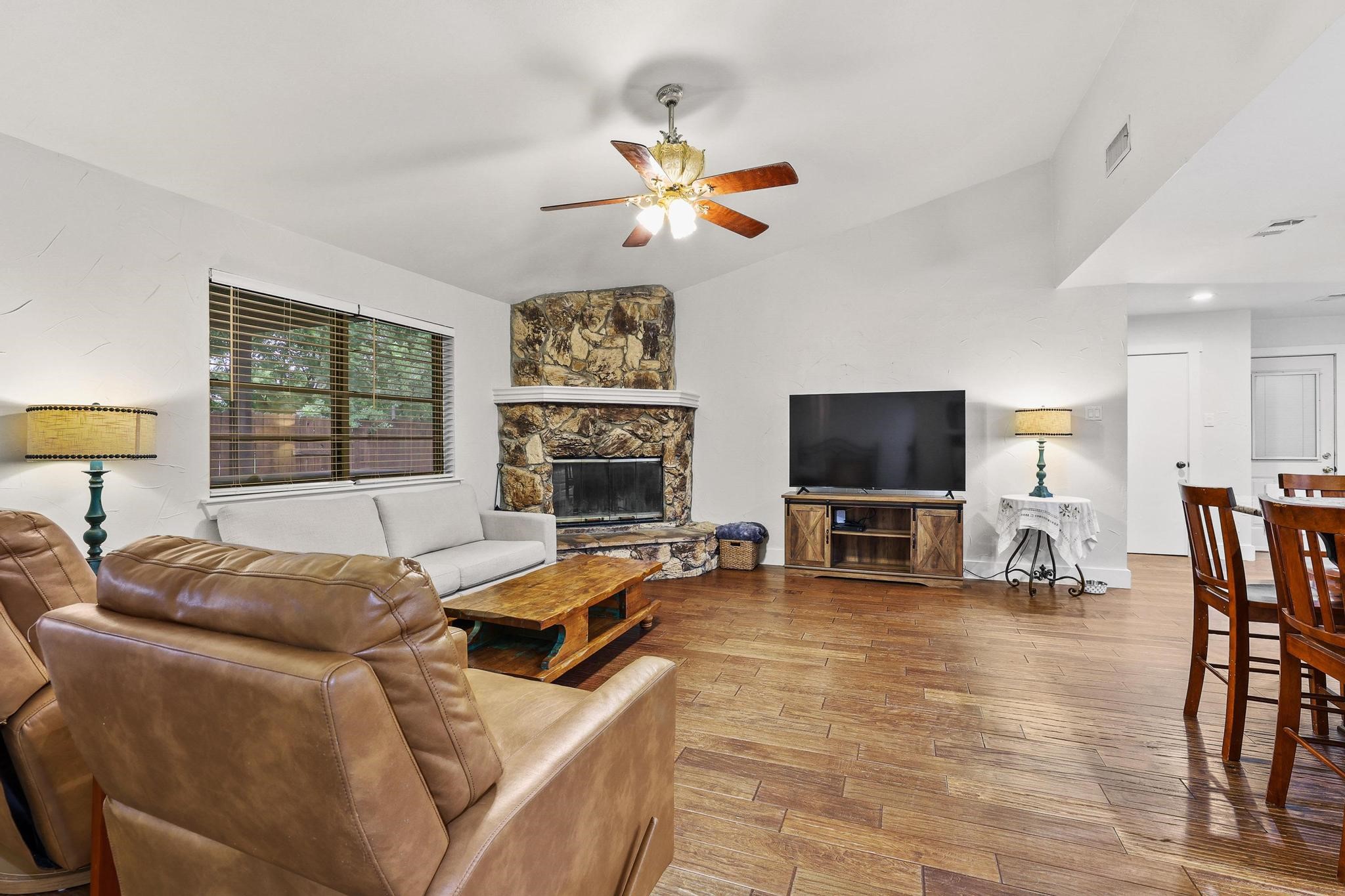 619 N 5th Street Gunter TX 75058