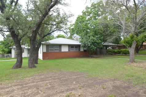 1402 W 1st Street Lampasas TX 76550