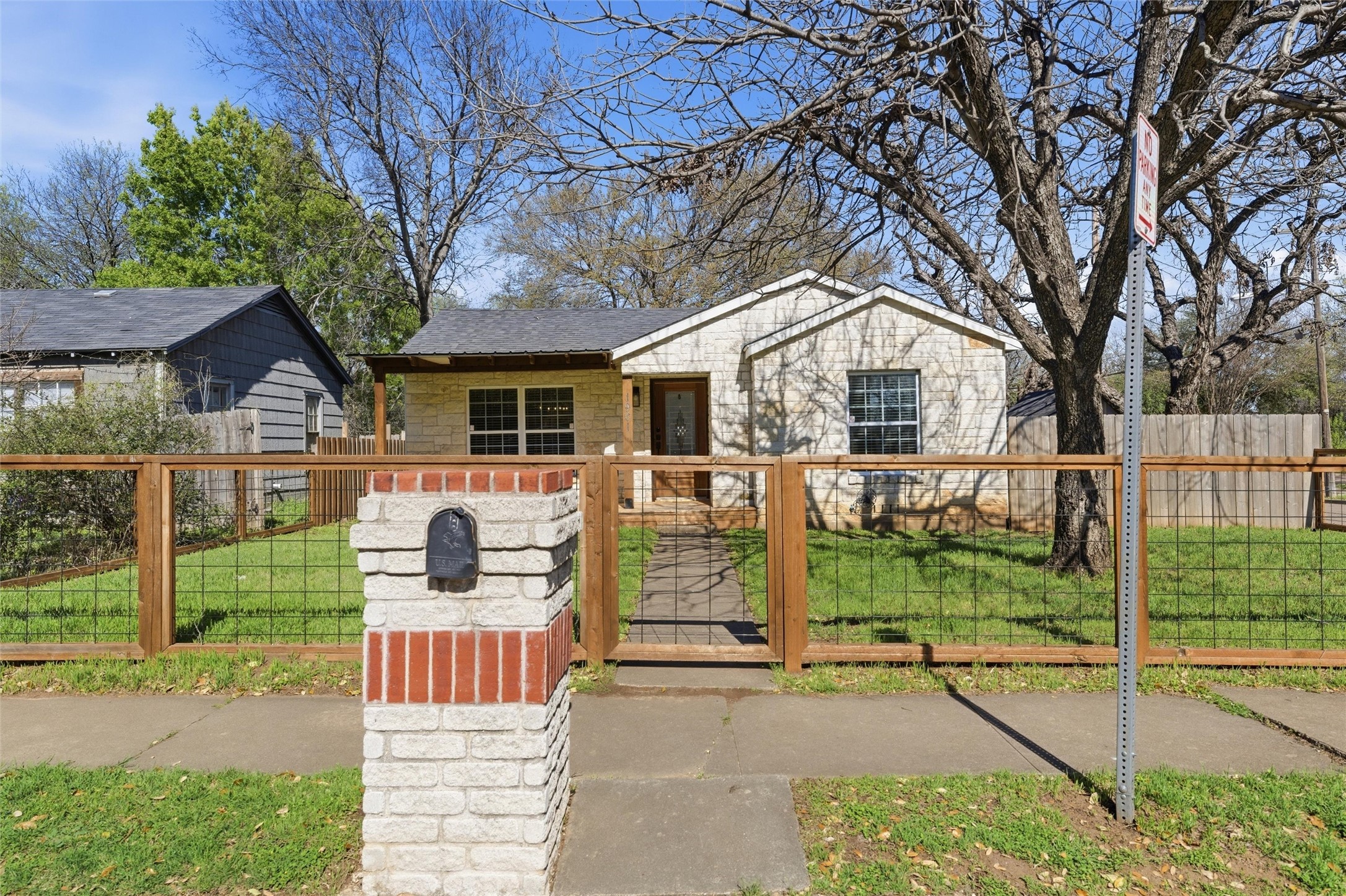 1901 N 7th Street Waco TX 76708