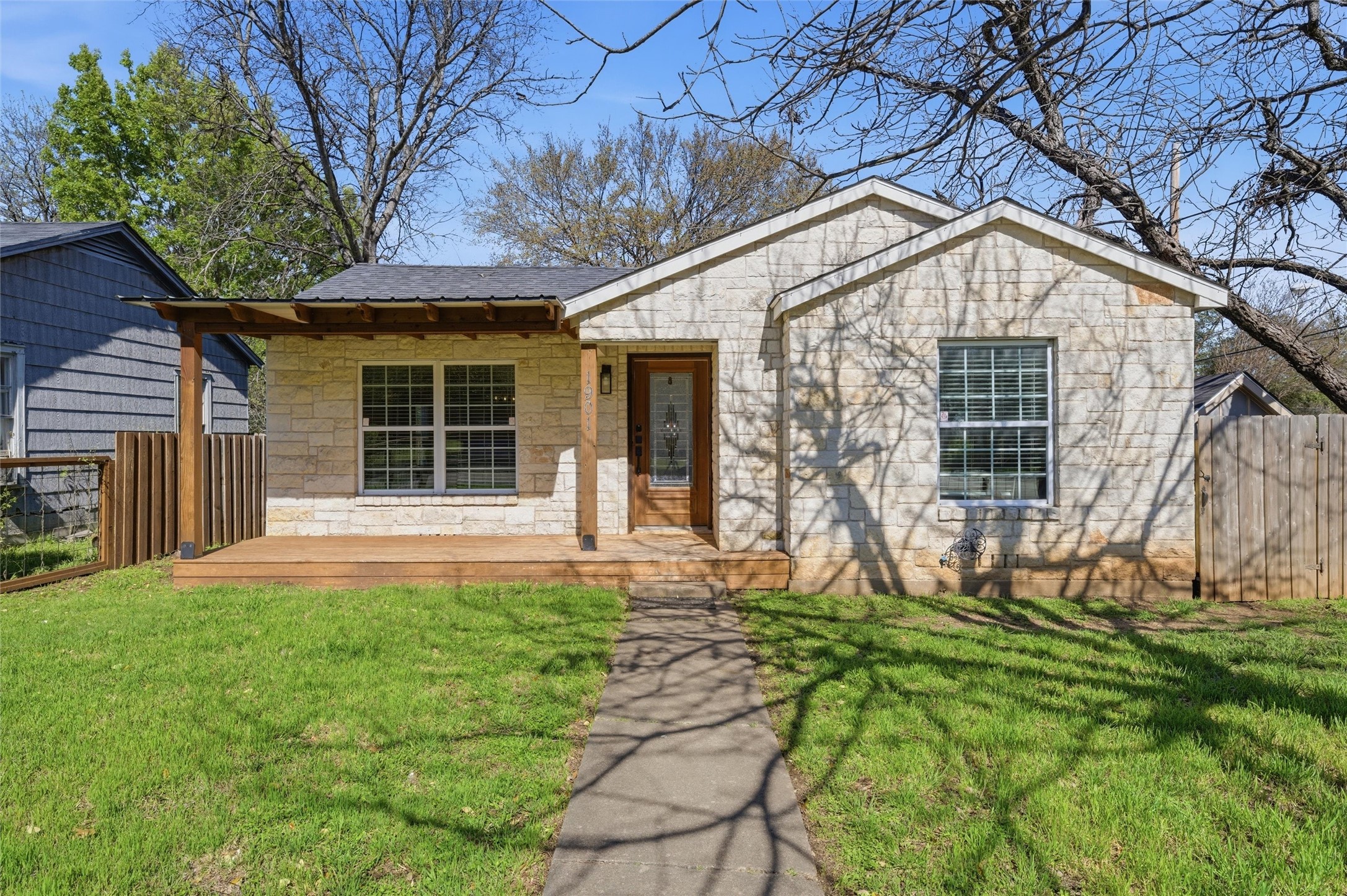 1901 N 7th Street Waco TX 76708