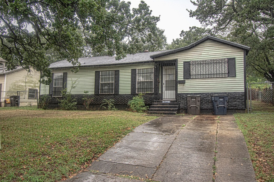 2304 Garrison Avenue Fort Worth TX 76105