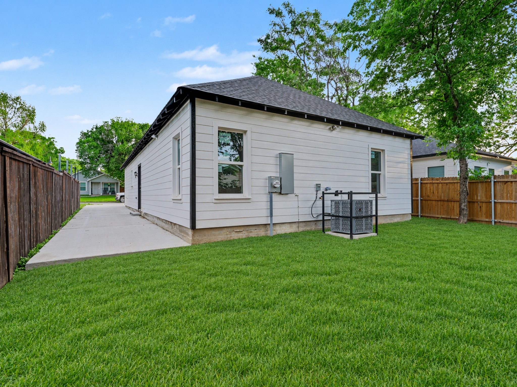 1211 E Cannon Street Fort Worth TX 76104