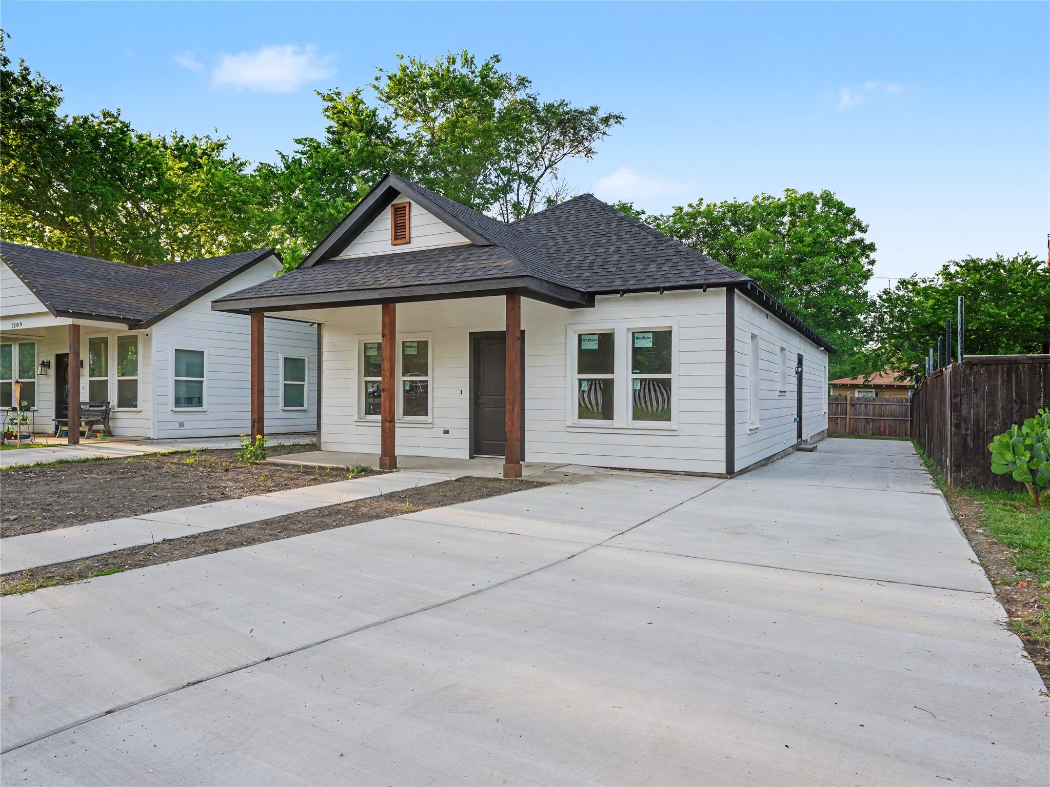 1211 E Cannon Street Fort Worth TX 76104