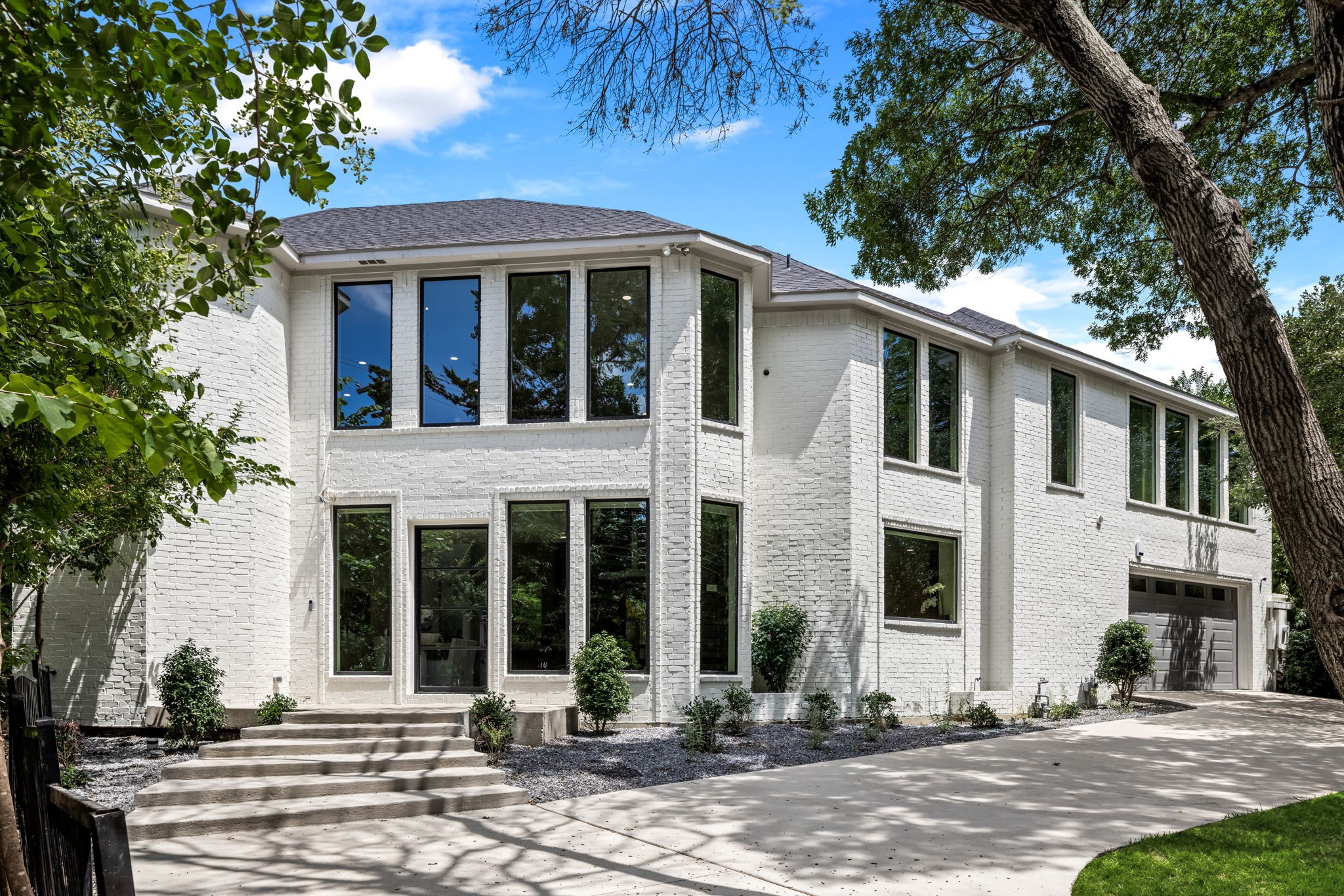 704 Kessler Lake Drive Dallas TX 75208