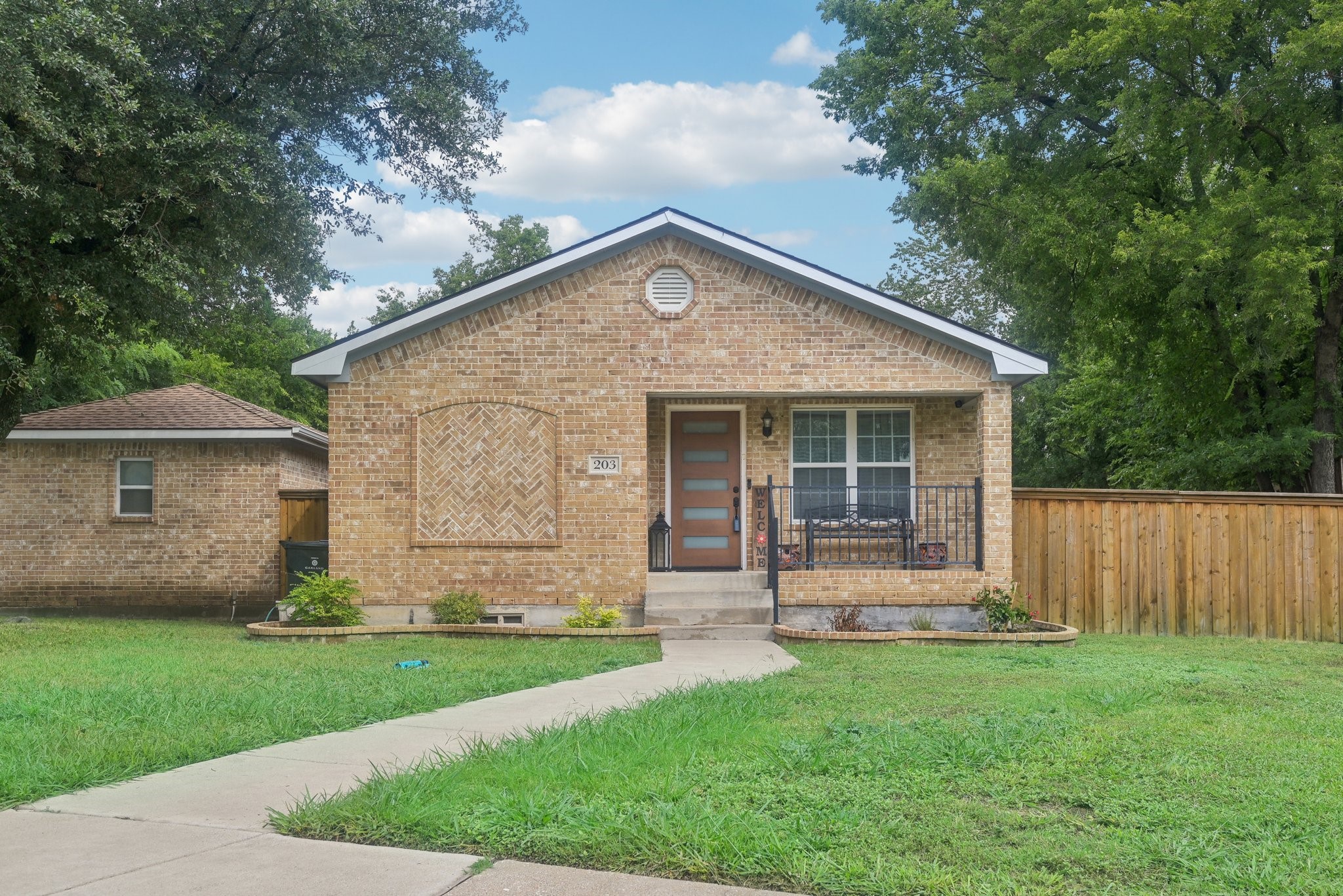 203 Loma Drive Garland TX 75040