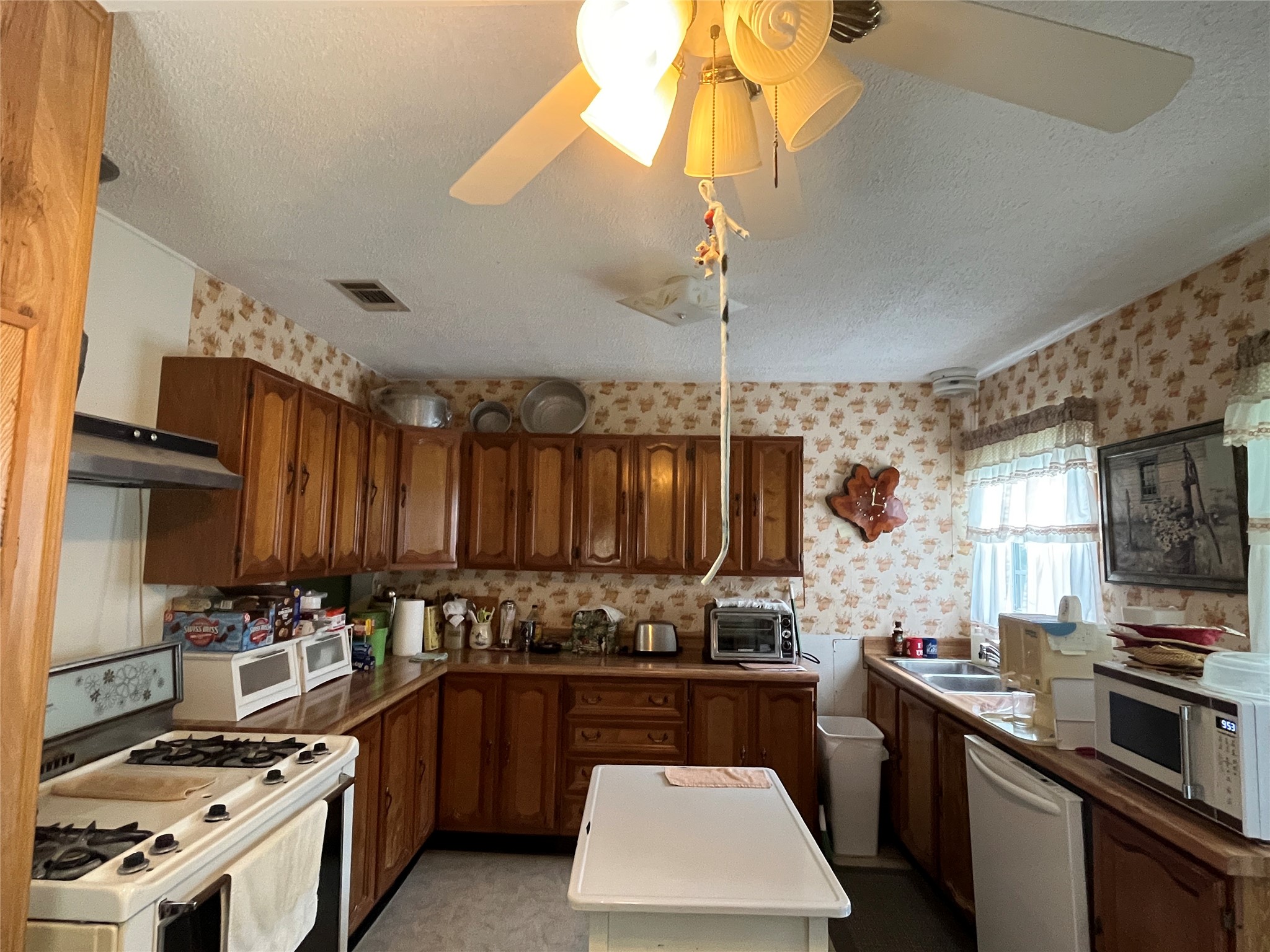 400 Edgefield Drive Garland TX 75040