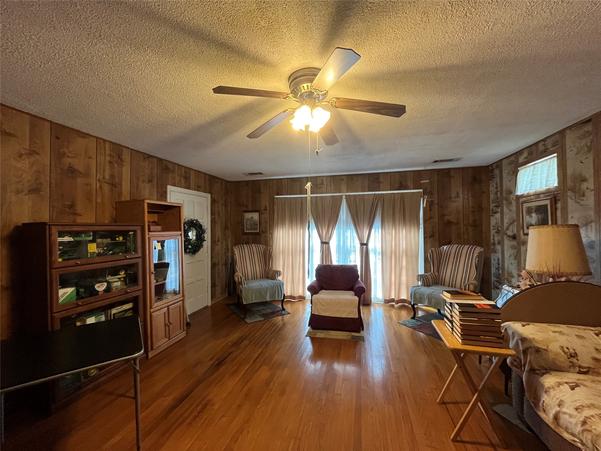 400 Edgefield Drive Garland TX 75040