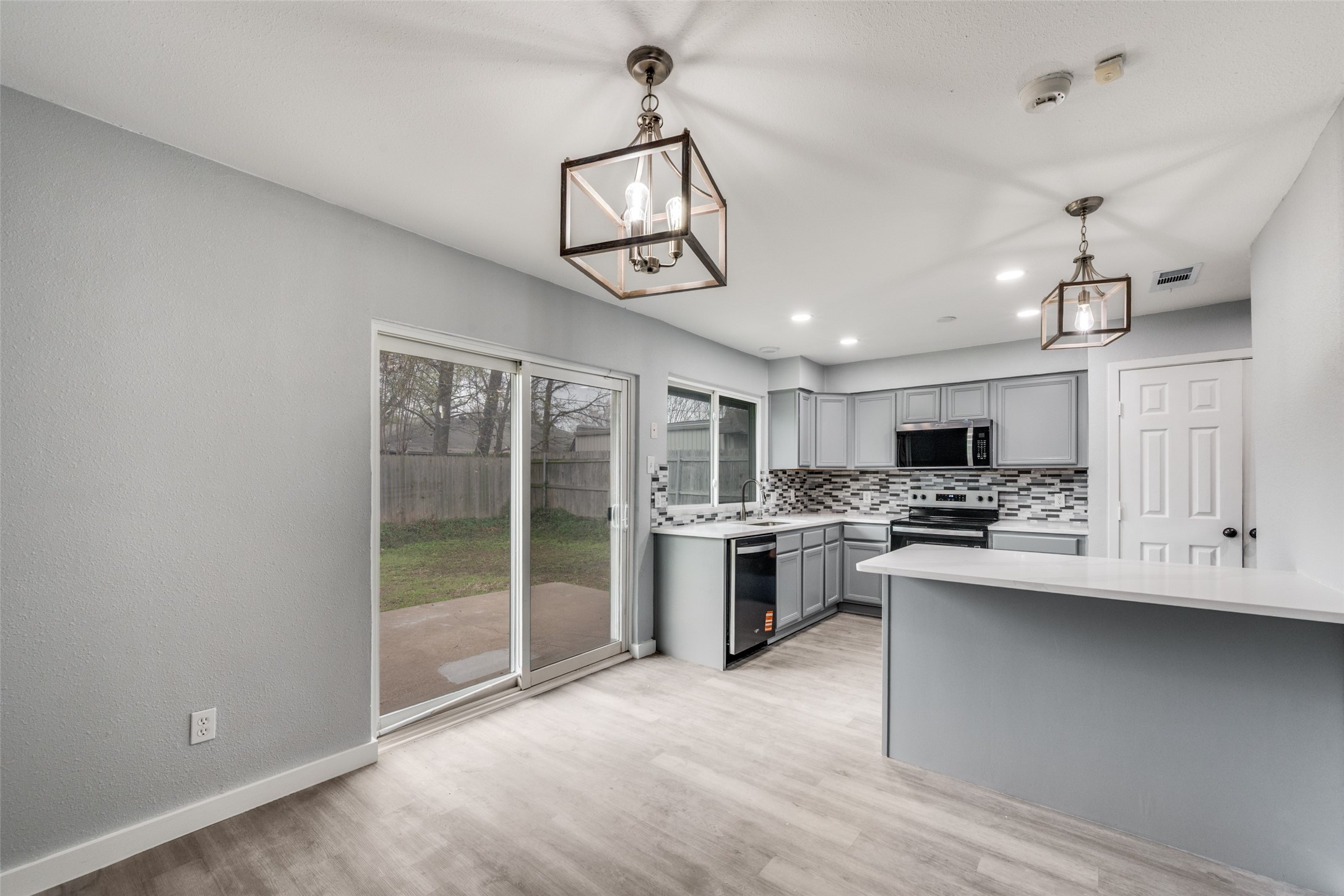 2006 Elmridge Drive Arlington TX 76012