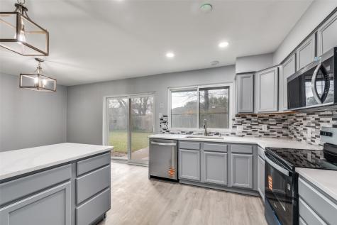 2006 Elmridge Drive Arlington TX 76012