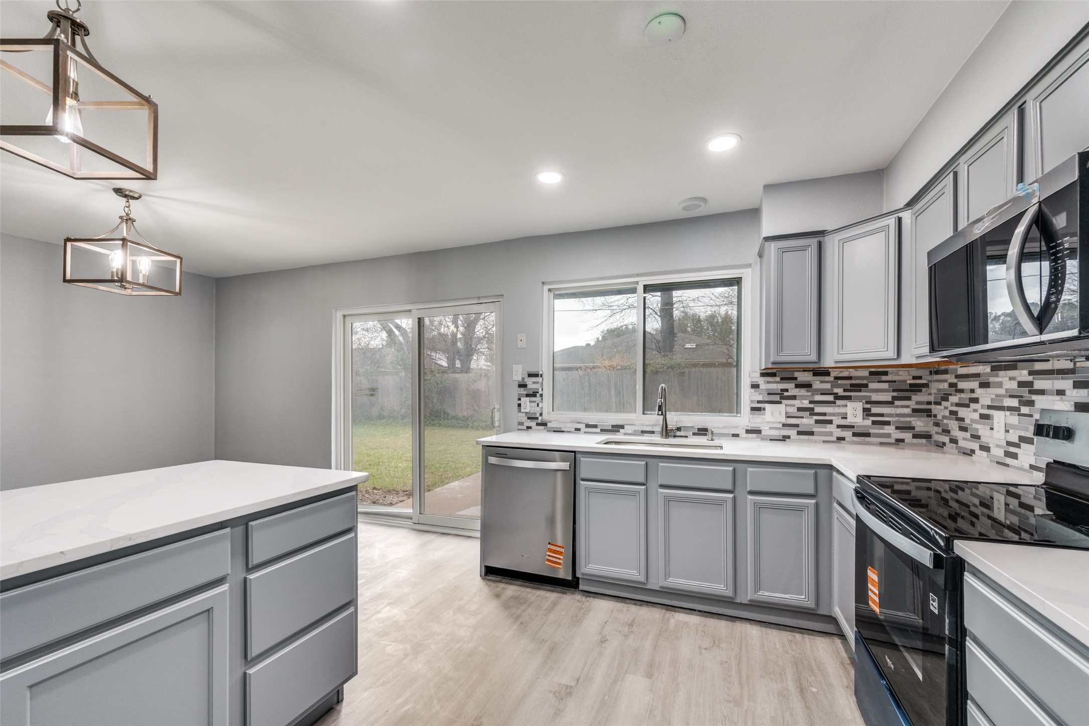2006 Elmridge Drive Arlington TX 76012