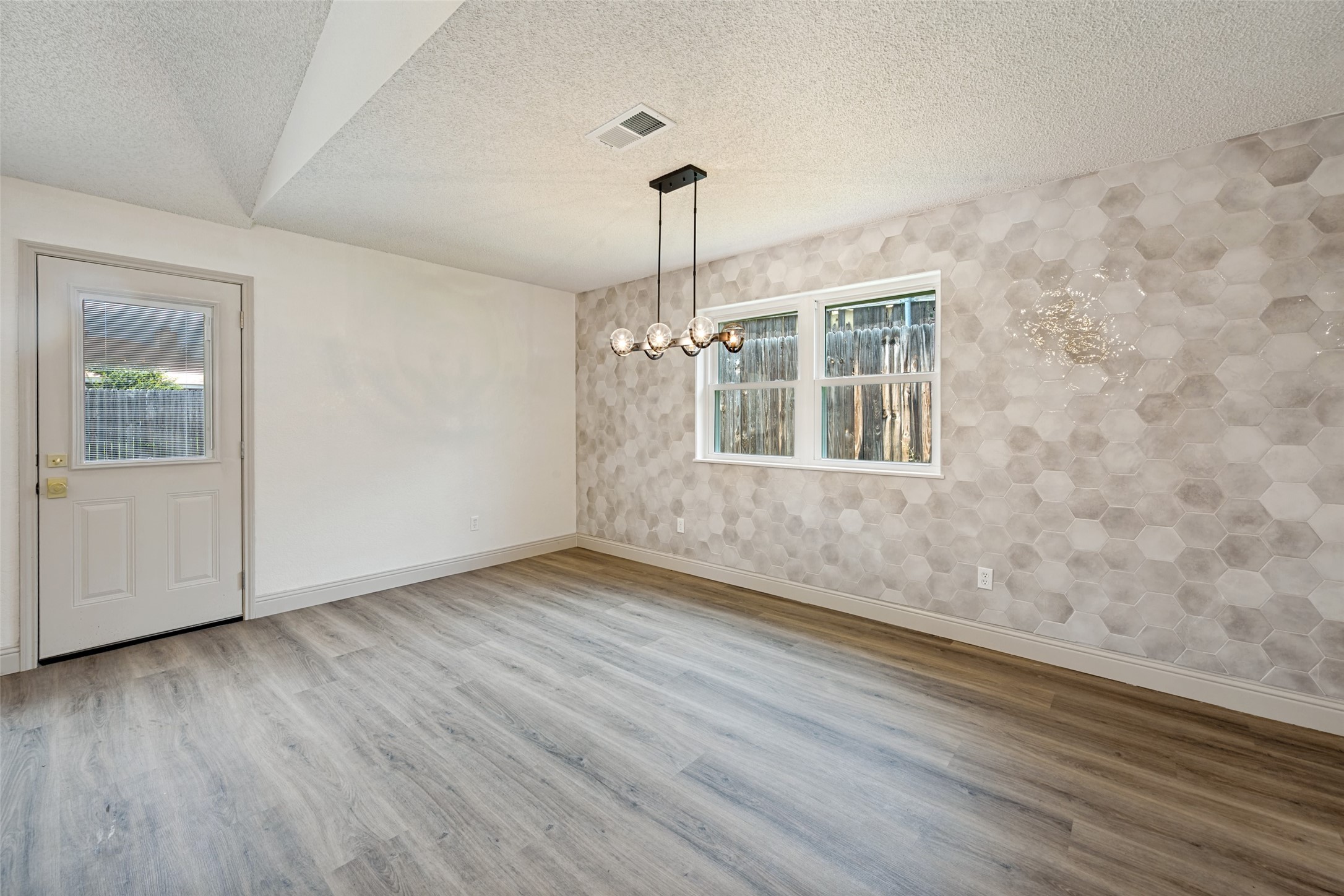 10016 Buffalo Grove Road Fort Worth TX 76108
