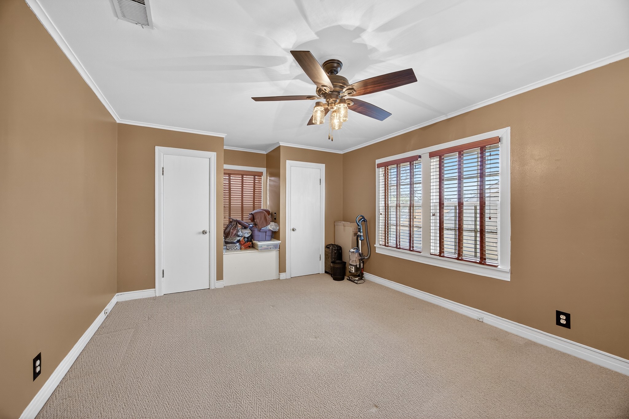2525 Goldenrod Avenue Fort Worth TX 76111