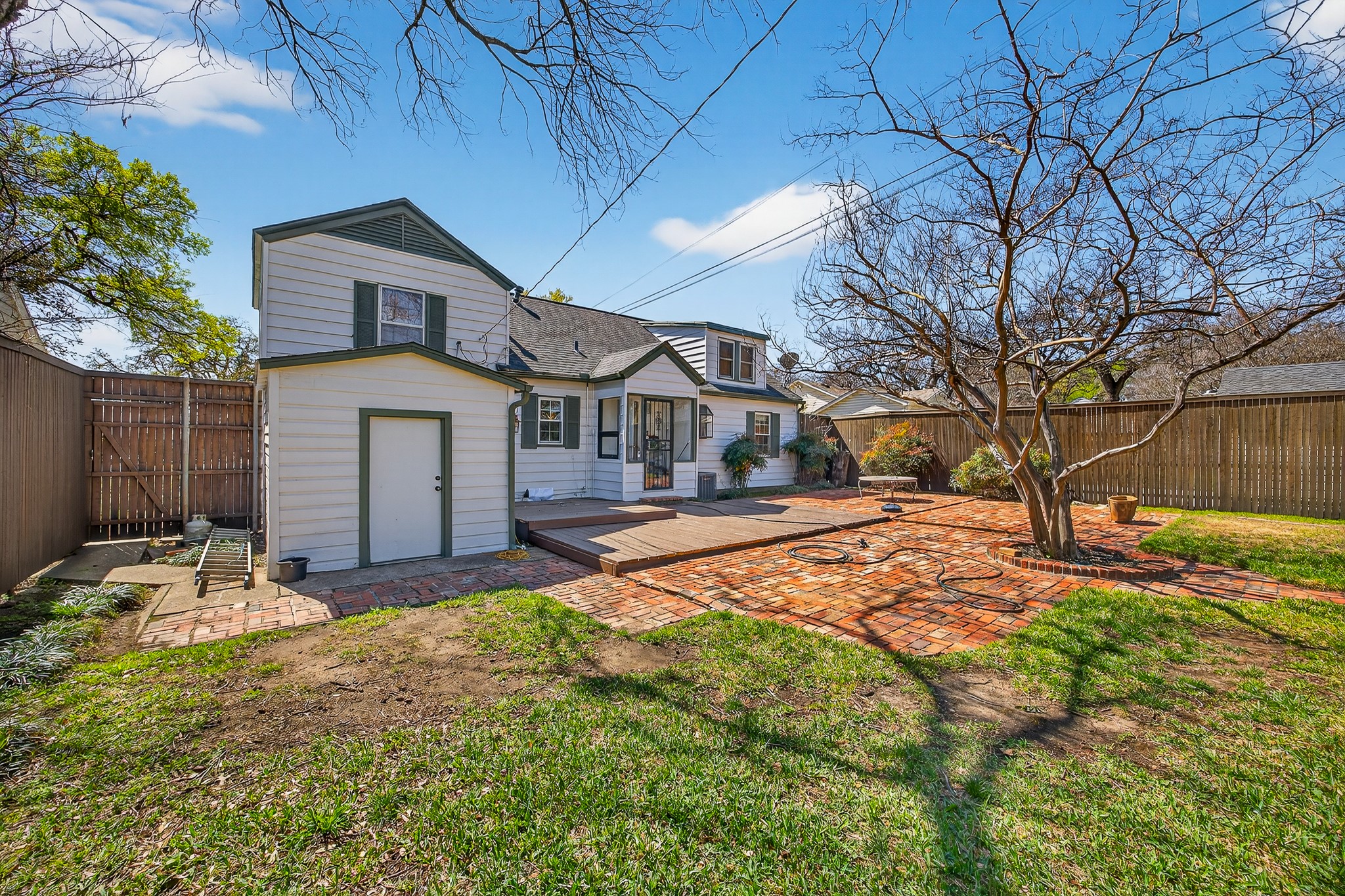 2525 Goldenrod Avenue Fort Worth TX 76111