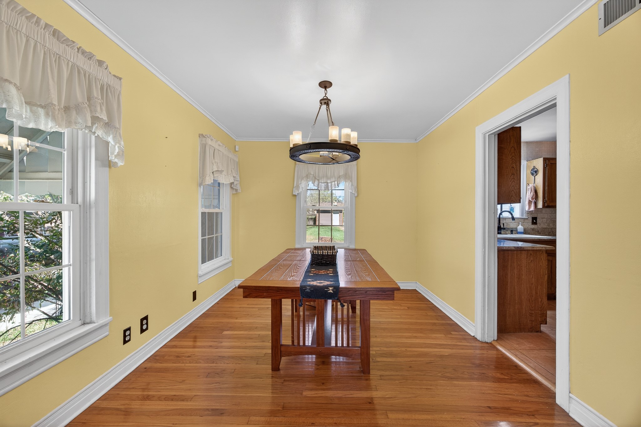 2525 Goldenrod Avenue Fort Worth TX 76111