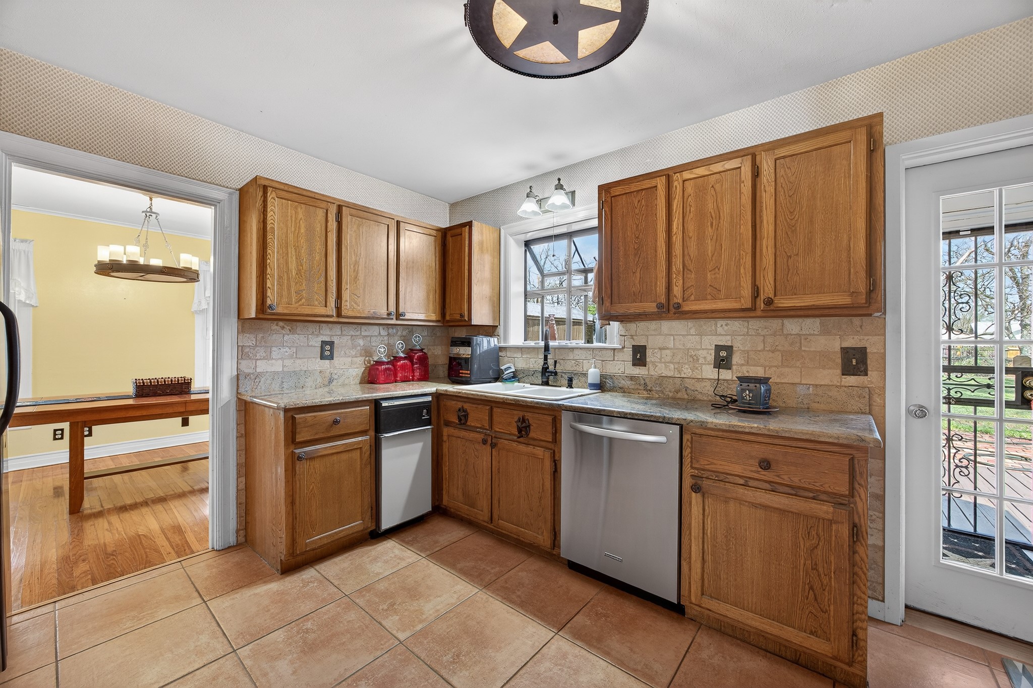 2525 Goldenrod Avenue Fort Worth TX 76111