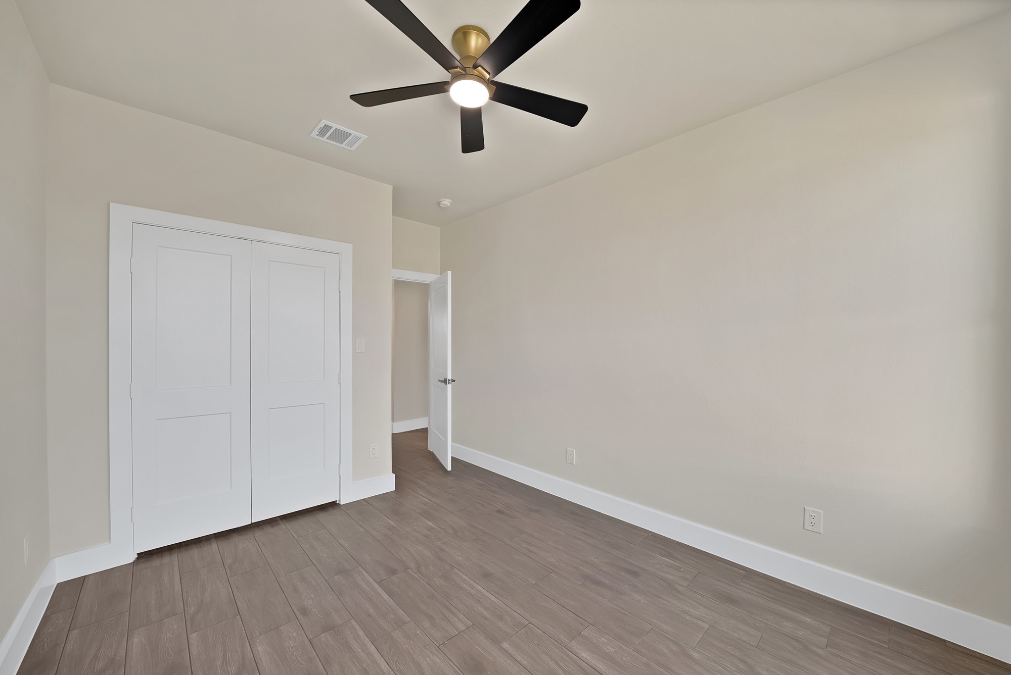 5104 Waterbury Court Granbury TX 76048