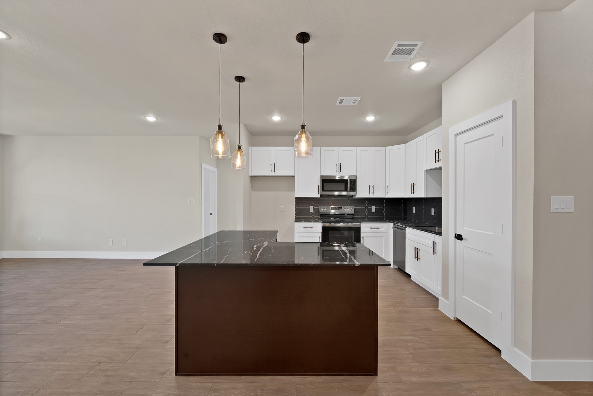 5104 Waterbury Court Granbury TX 76048
