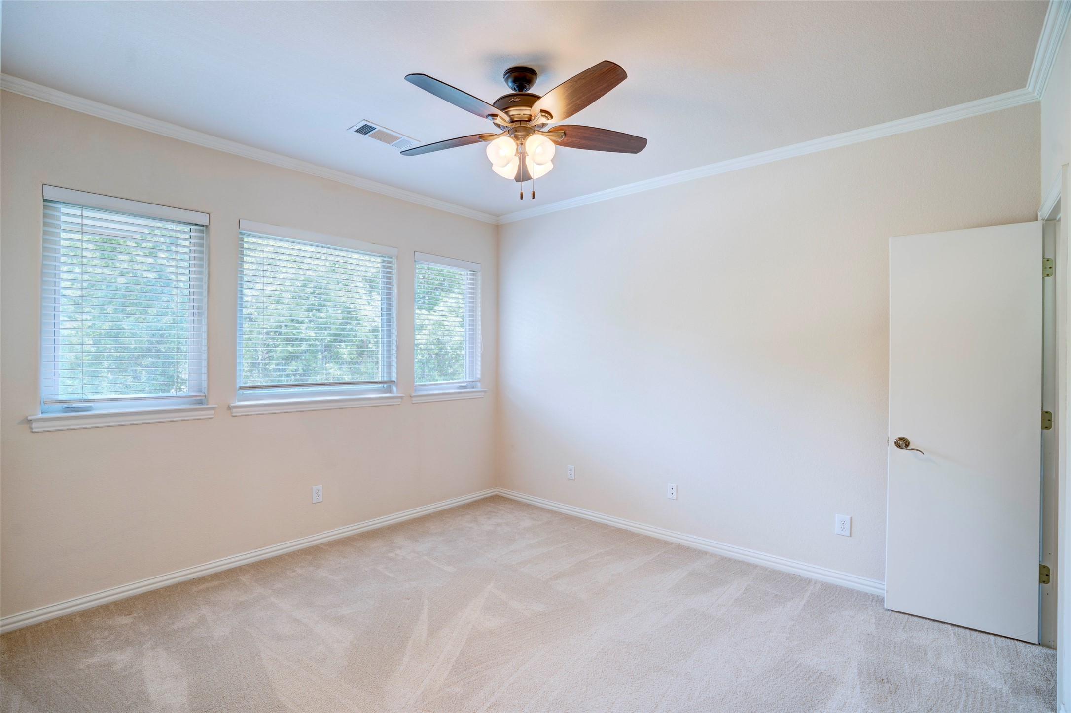 1132 Mallard Pointe Drive Grand Prairie TX 75104