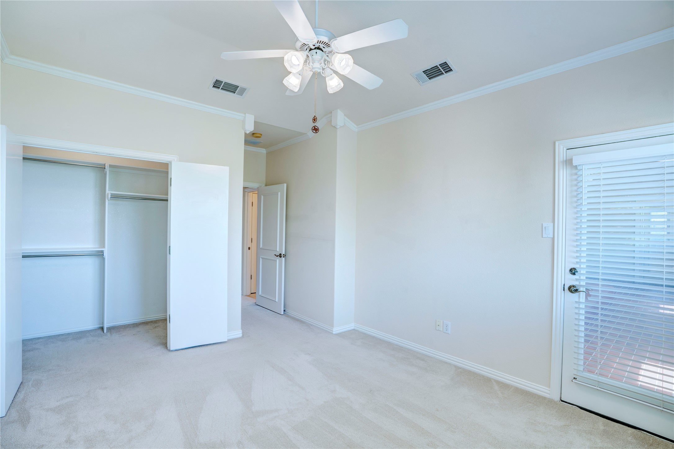 1132 Mallard Pointe Drive Grand Prairie TX 75104