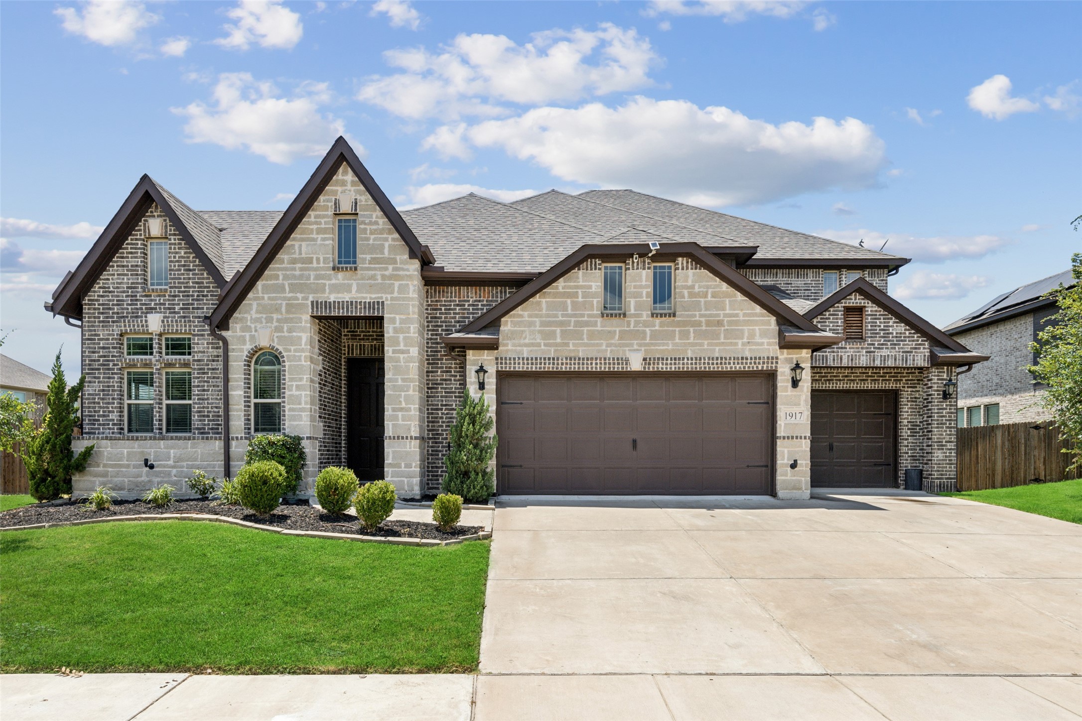 1917 Sunflower Drive Glenn Heights TX 75154