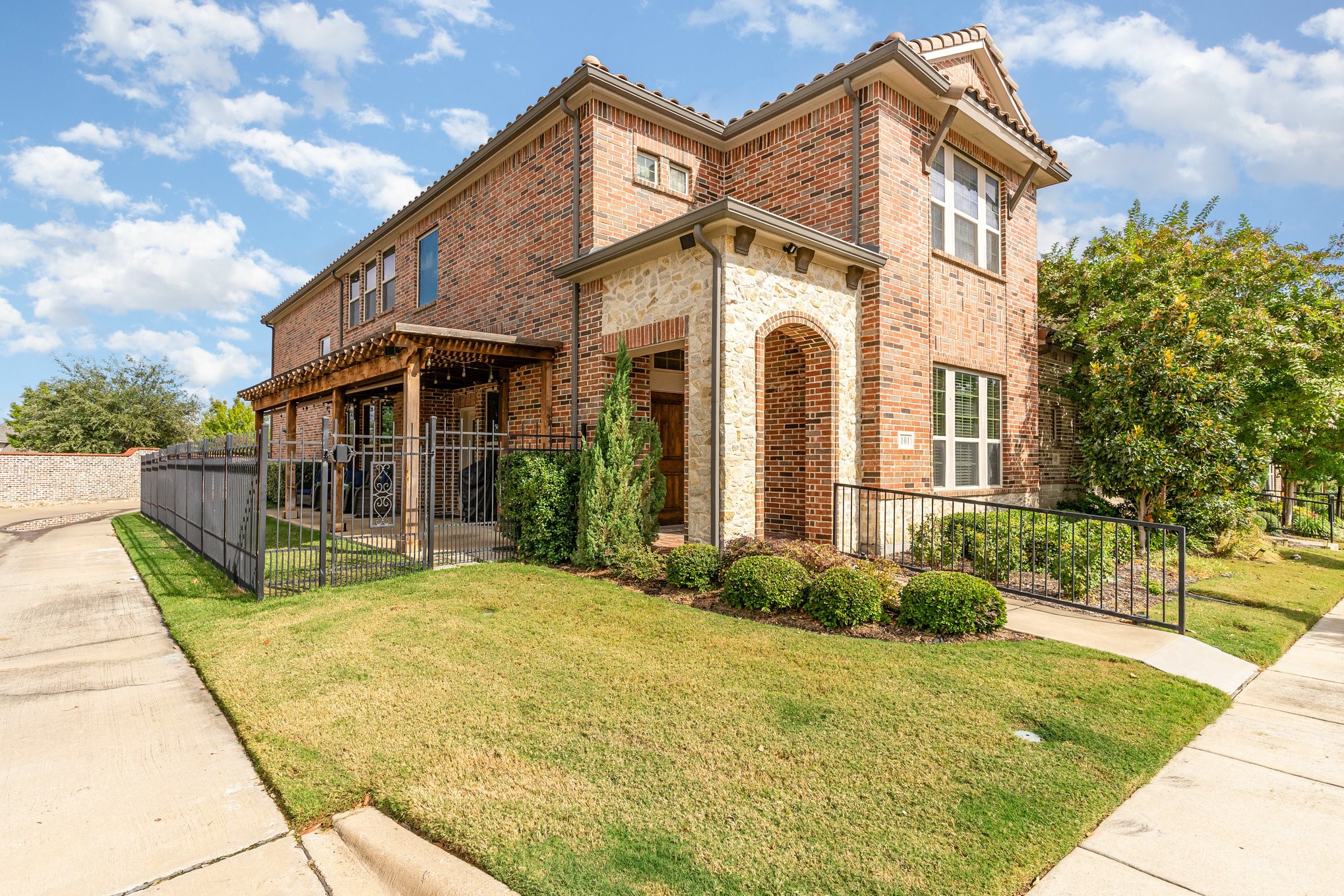 101 Maceta Street Irving TX 75039