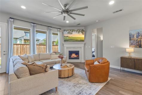 921 Queens Lake Trail Mckinney TX 75071