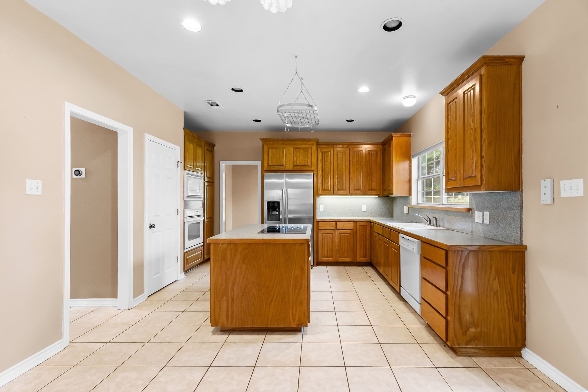 777 Rs County Road 3346 Emory TX 75440