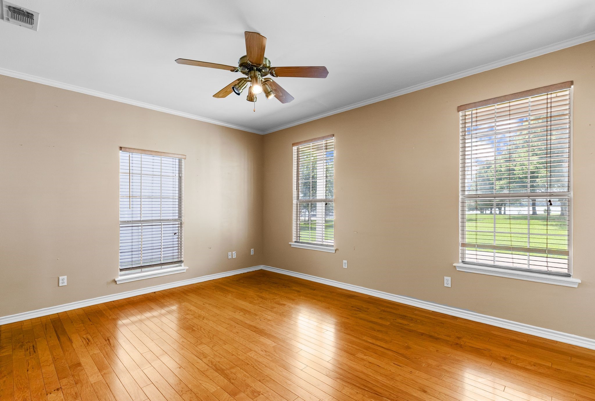 777 Rs County Road 3346 Emory TX 75440