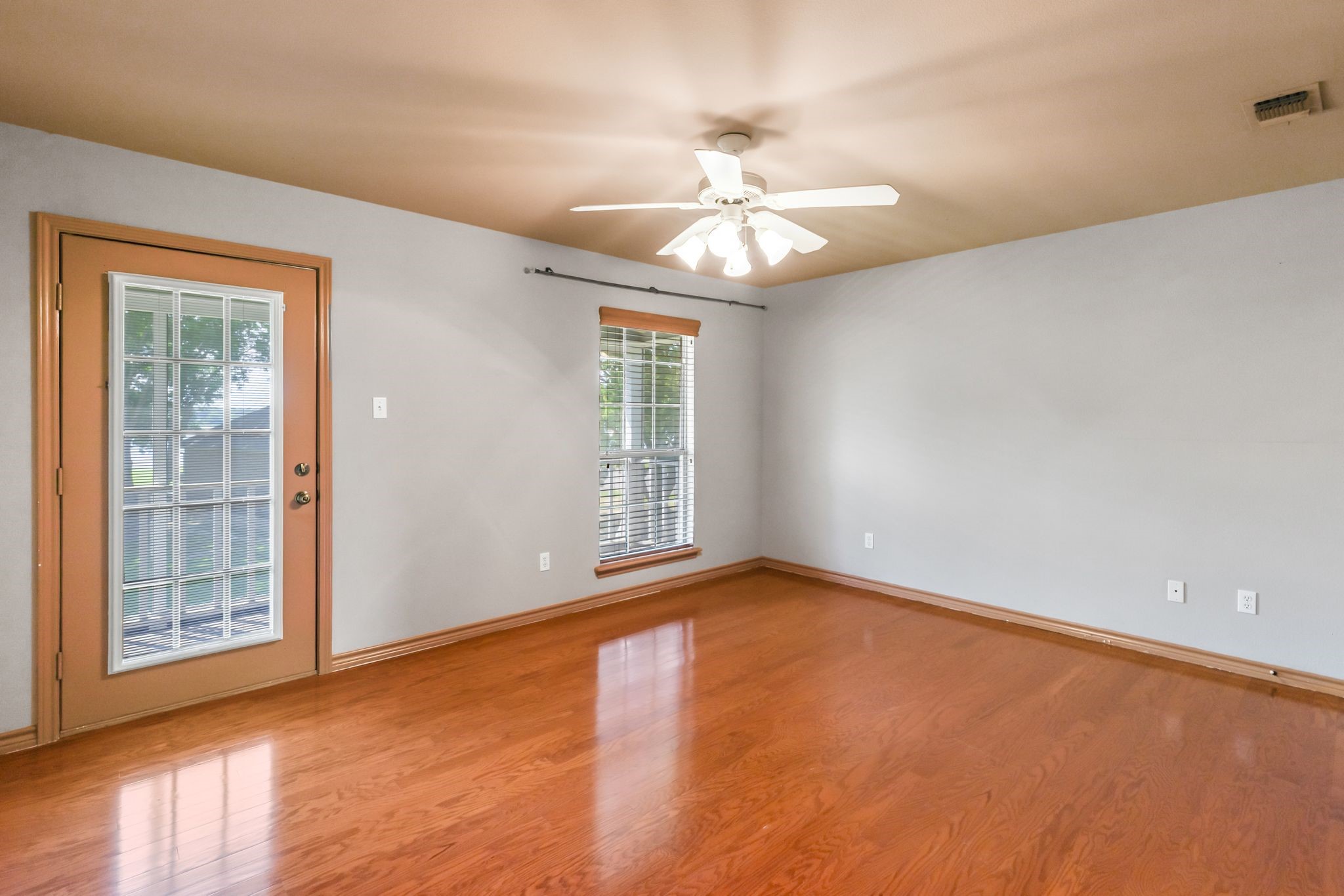 777 Rs County Road 3346 Emory TX 75440