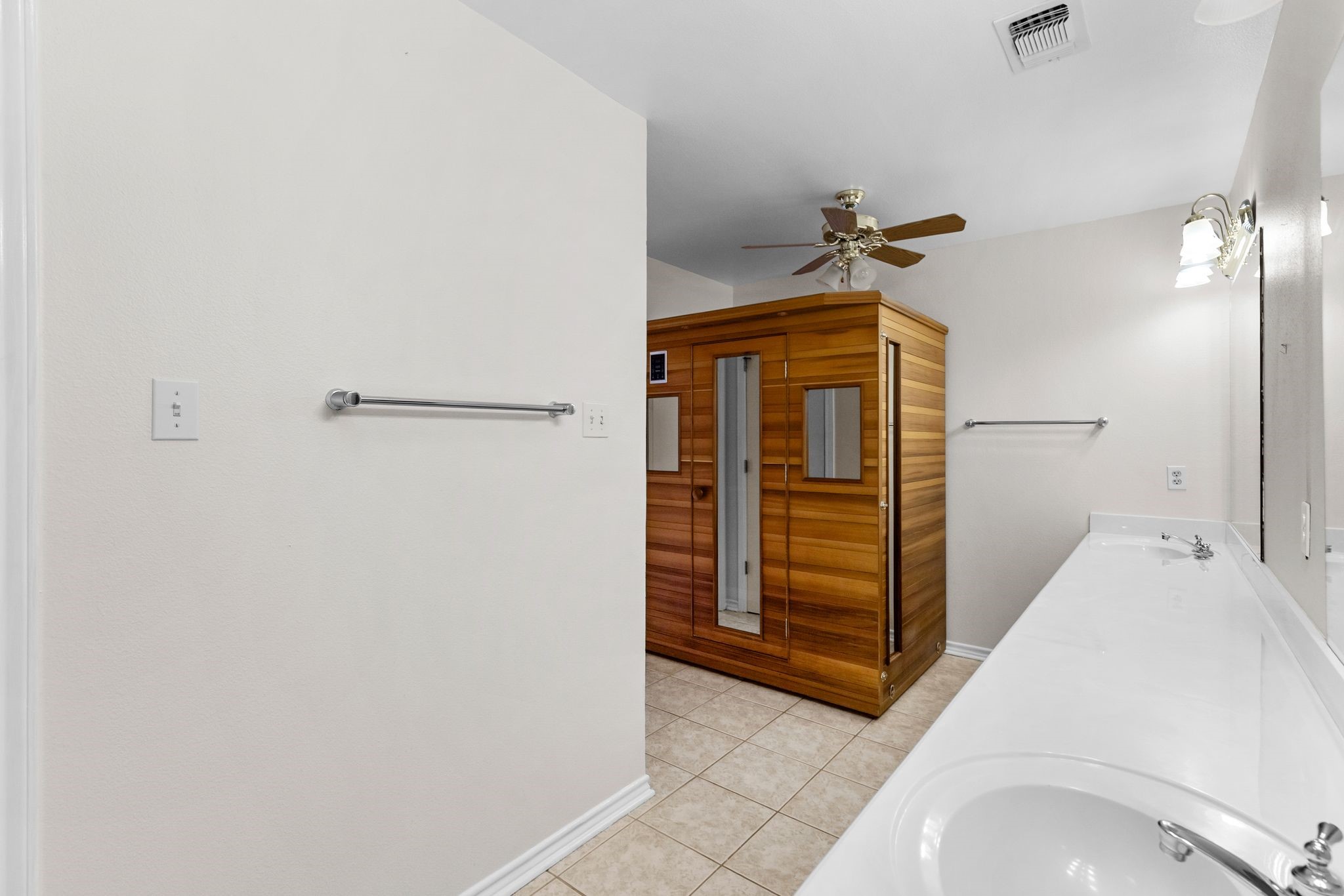 777 Rs County Road 3346 Emory TX 75440