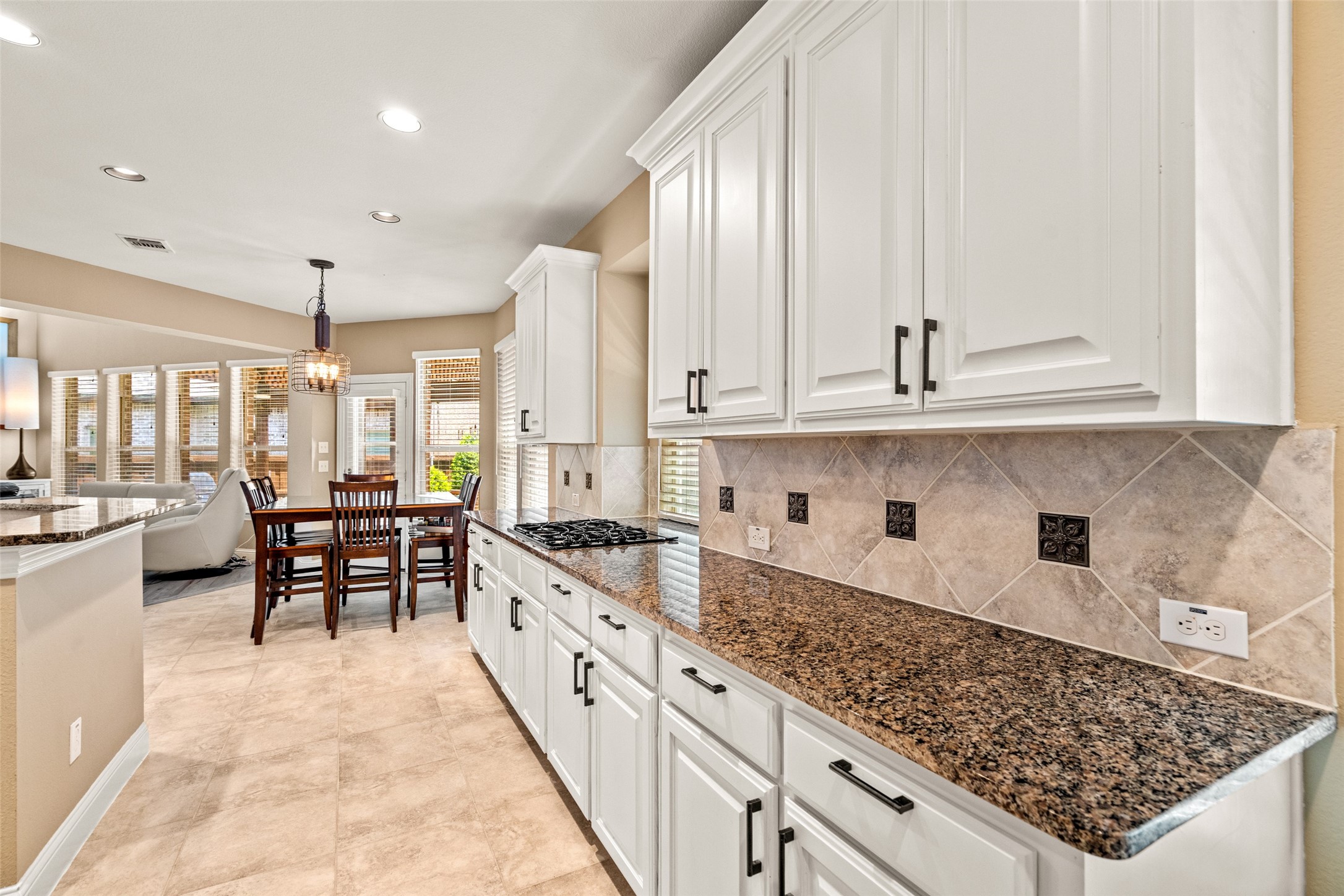 8255 Lindsay Gardens The Colony TX 75056