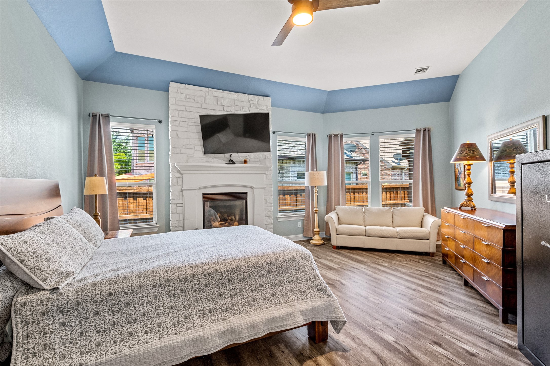 8255 Lindsay Gardens The Colony TX 75056