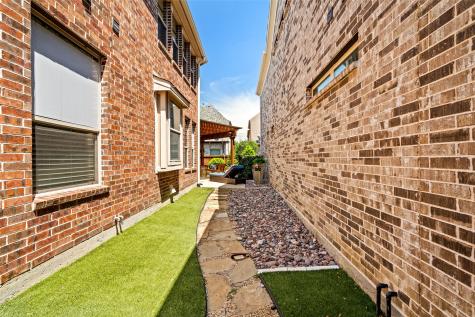 8255 Lindsay Gardens The Colony TX 75056