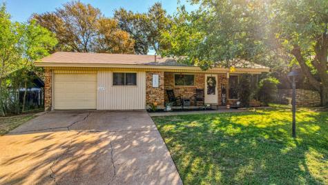 1209 Lynn Street Weatherford TX 76086