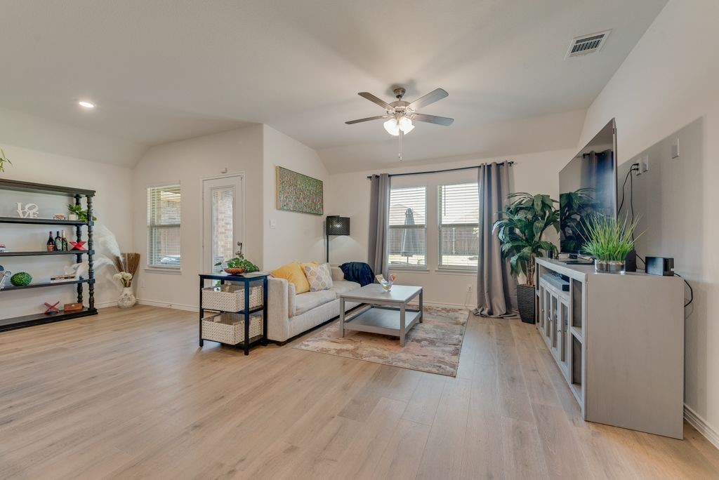811 Dove Haven Way Lavon TX 75166