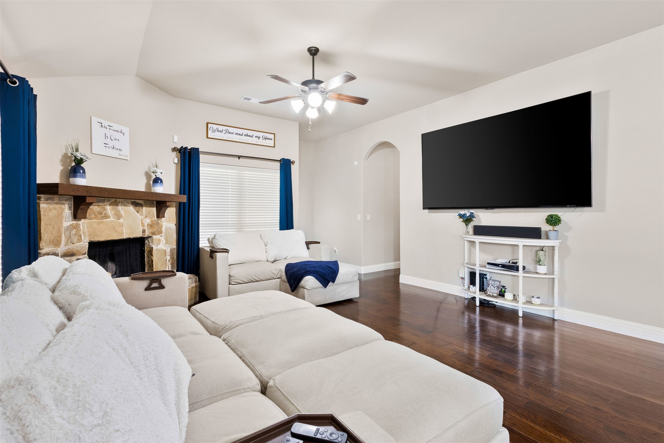 1109 Wheatland Terrace Waxahachie TX 75165