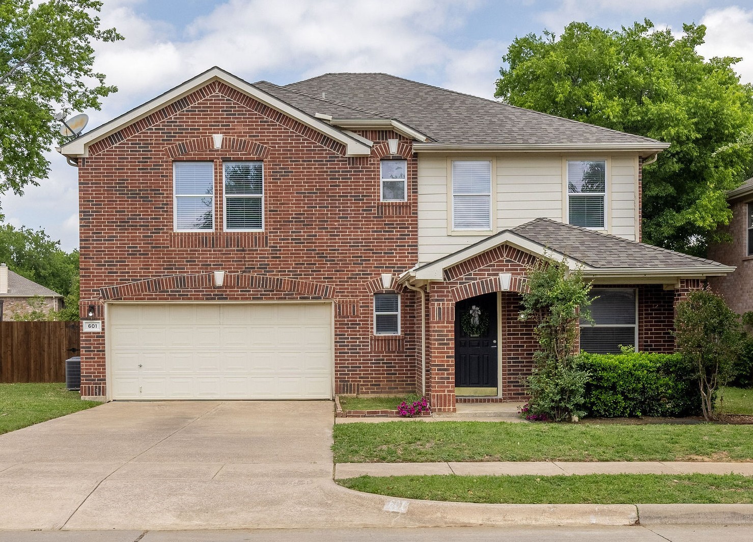 601 Amy Way Euless TX 76039