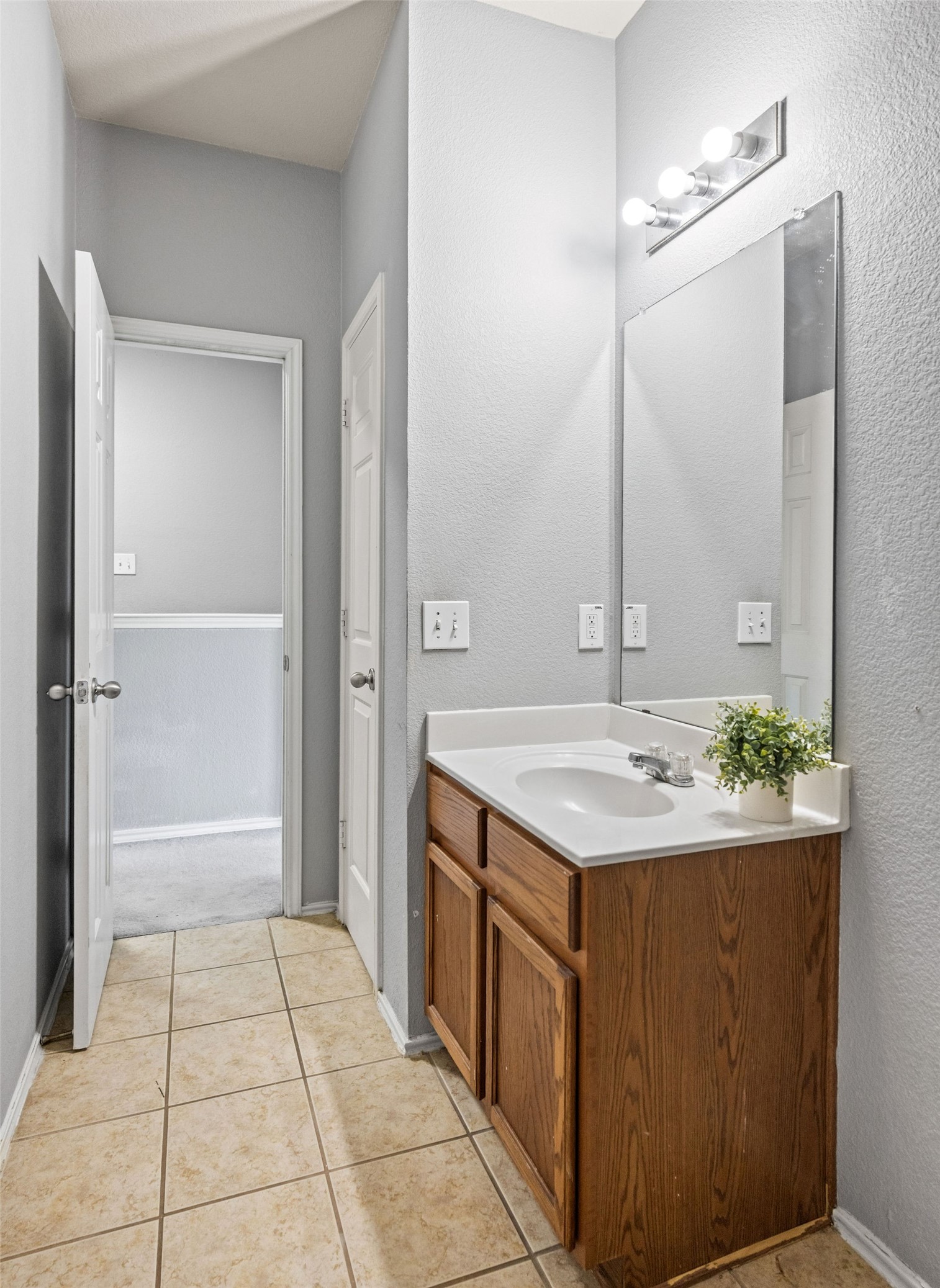 601 Amy Way Euless TX 76039