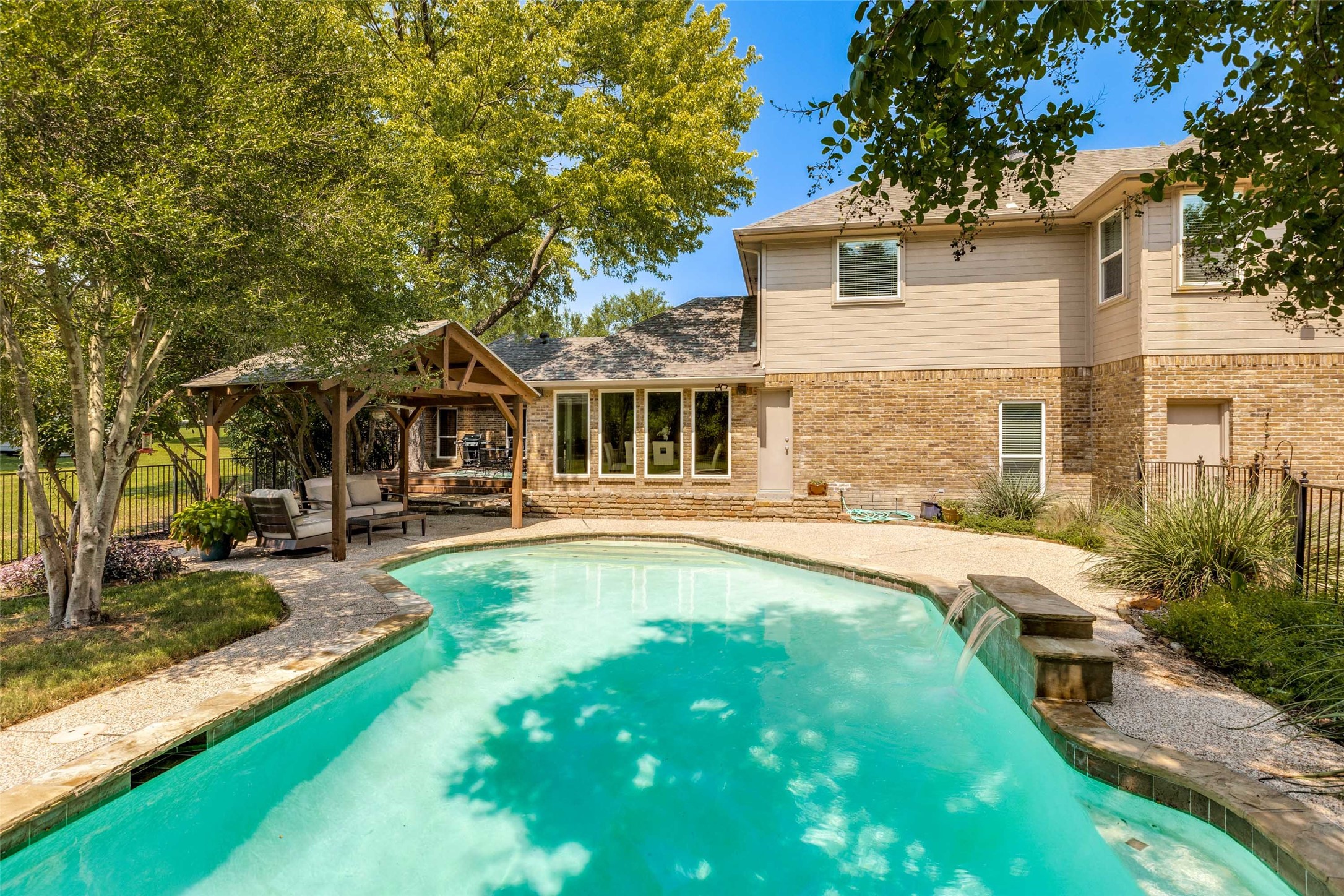 23 Cedar Bend Trail Lucas TX 75002